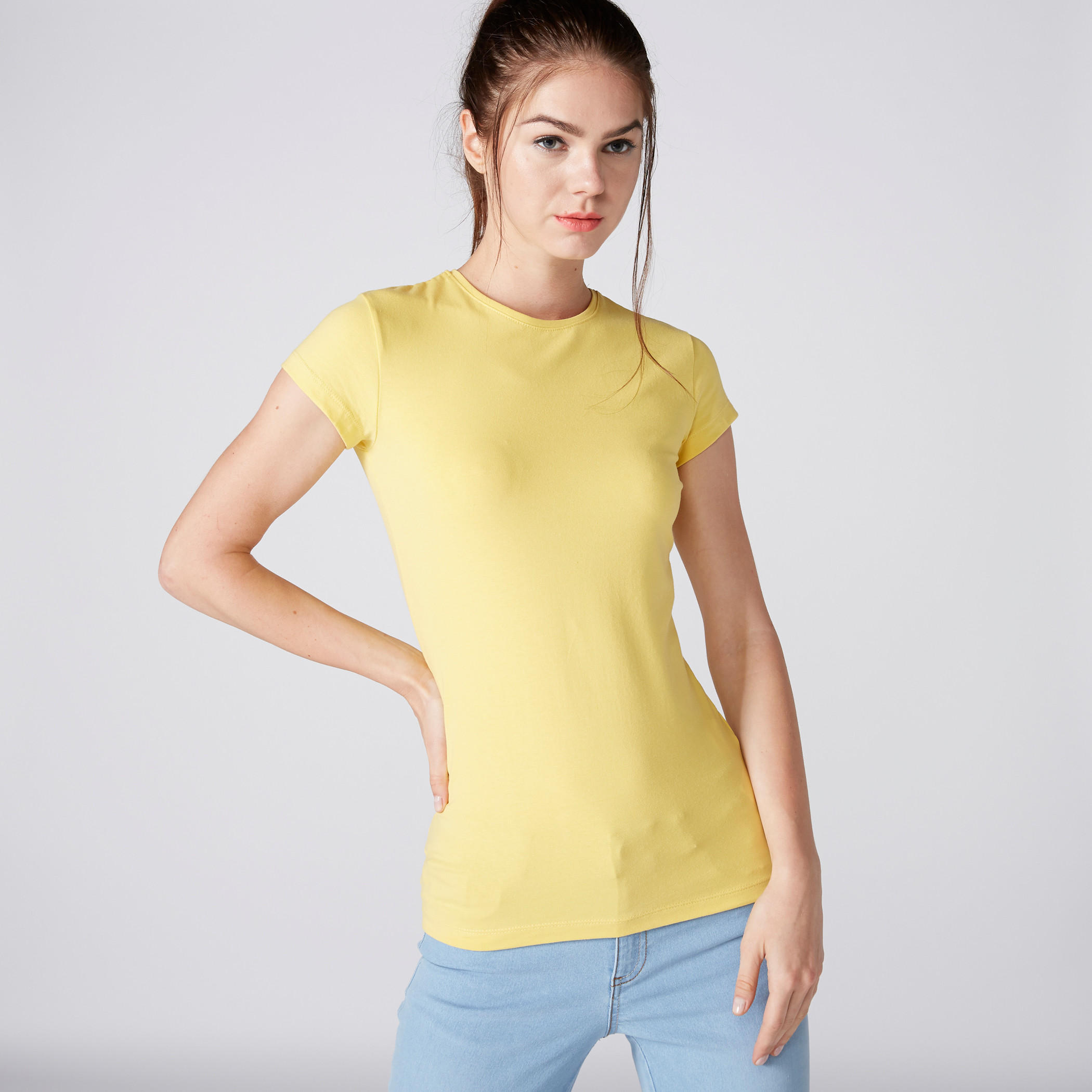 تيشيرت بياقة ضيّقة وأكمام كاب-women-clothing-tshirts-image-1