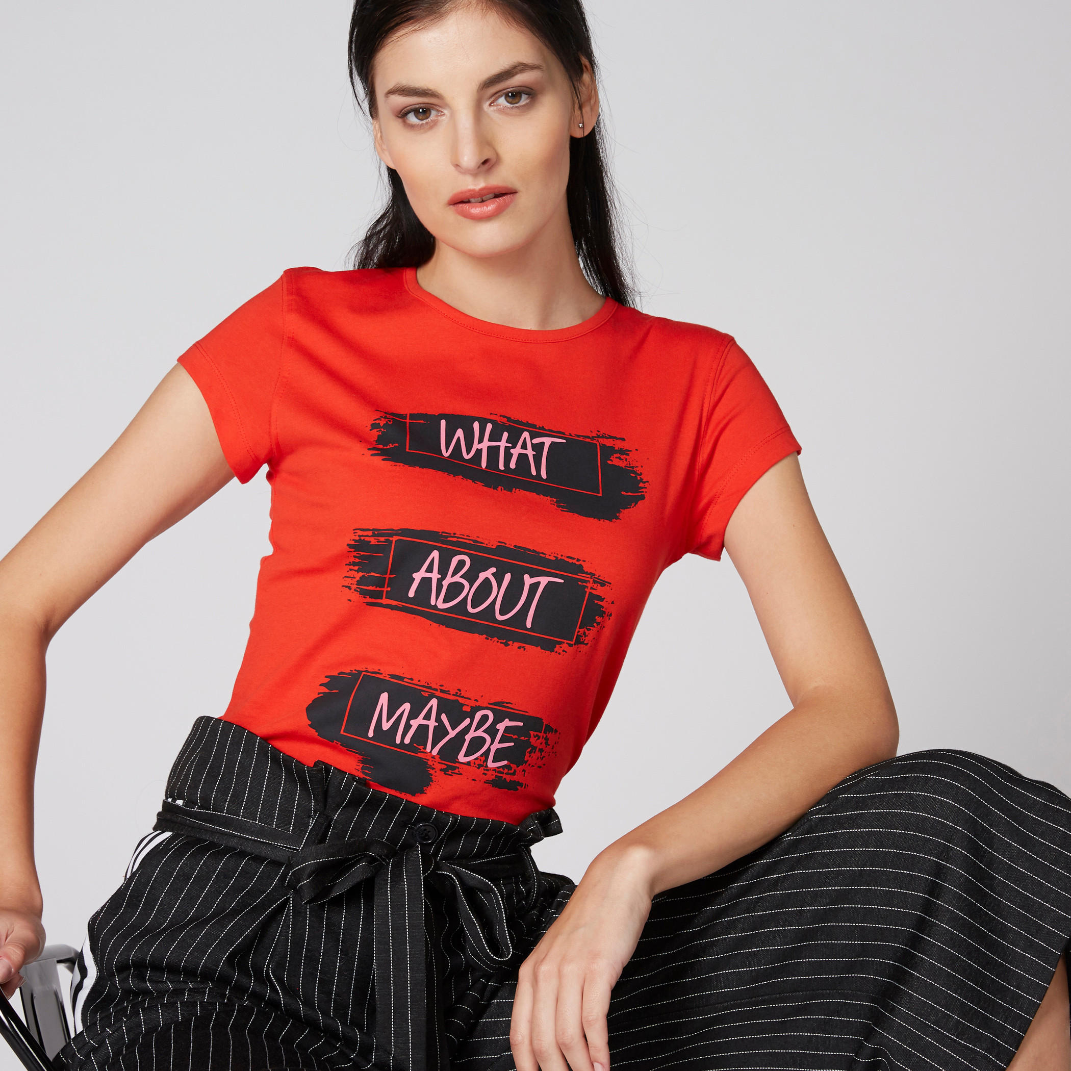 تيشيرت بياقة مستديرة وأكمام كاب وطبعات-women-clothing-tshirts-image-1