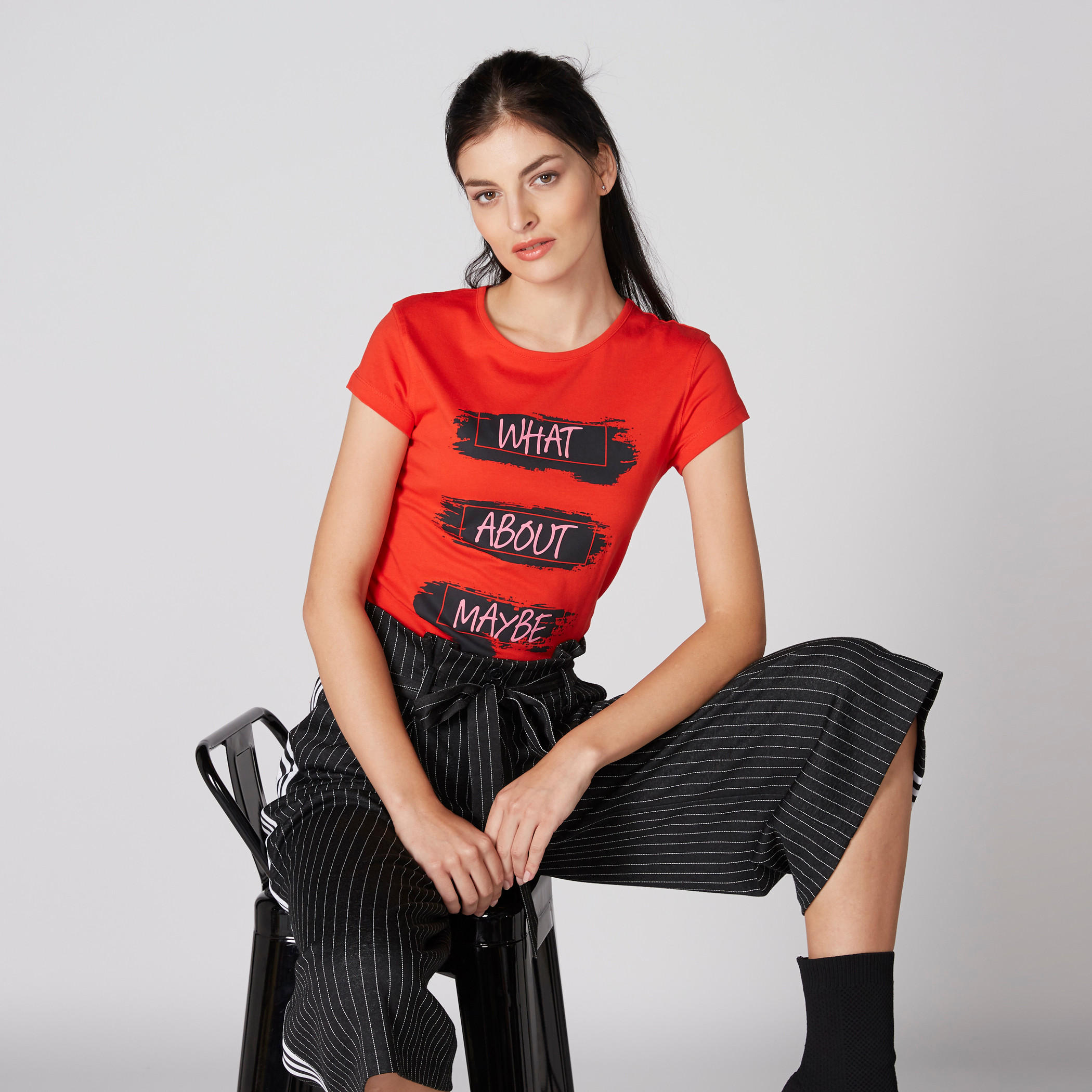 تيشيرت بياقة مستديرة وأكمام كاب وطبعات-women-clothing-tshirts-image-3