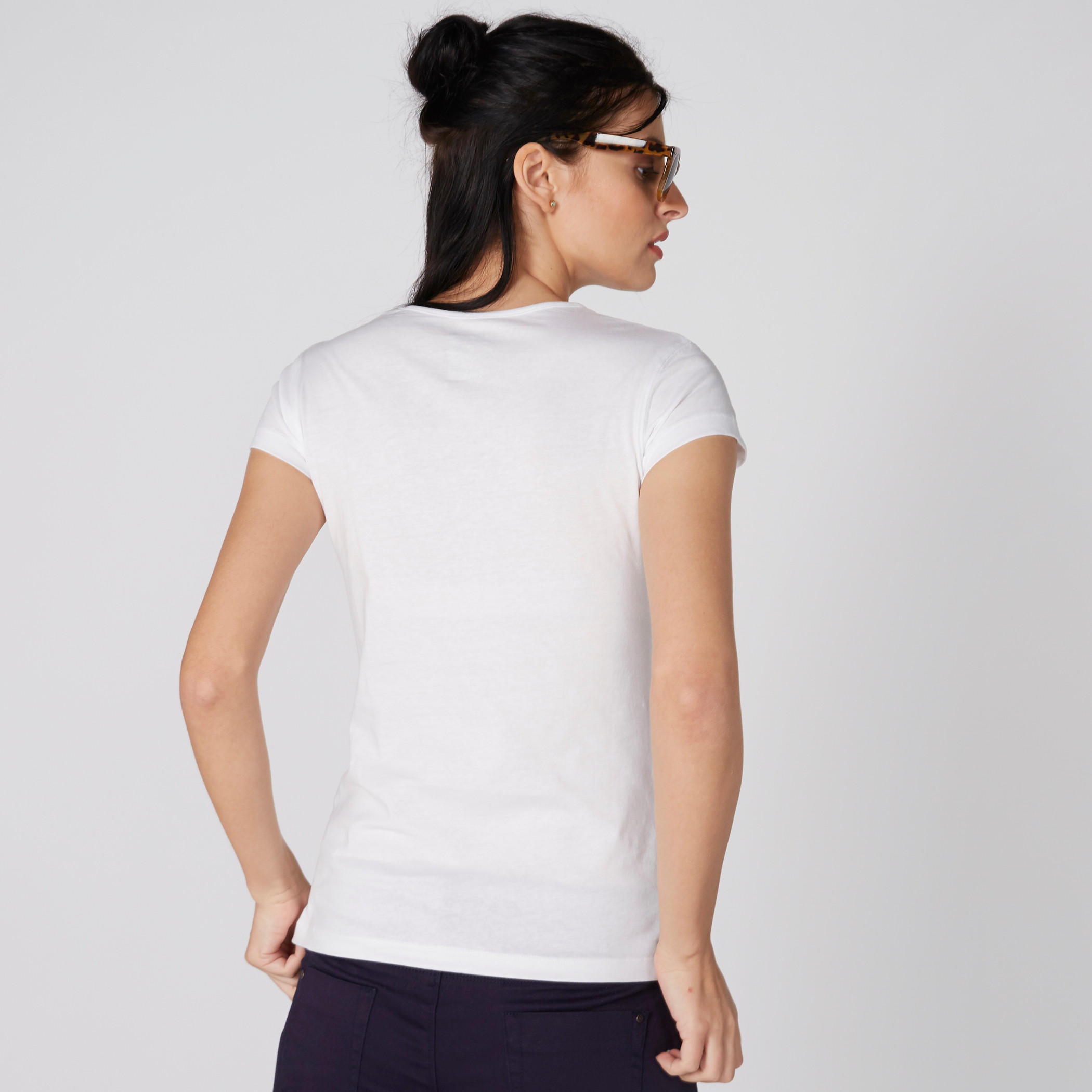 تيشيرت بياقة ضيّقة وأكمام كاب وطبعات جرافيك-women-clothing-tshirts-image-2