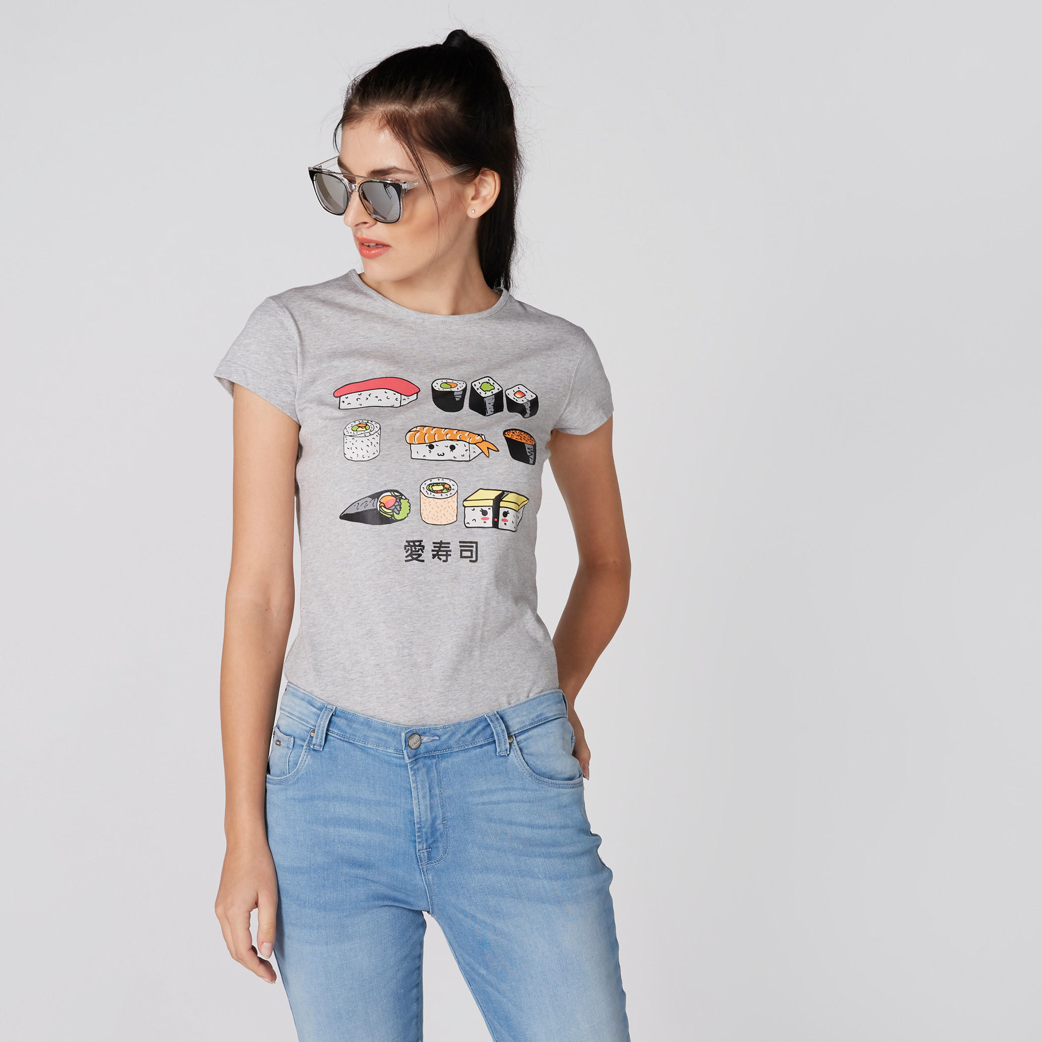 تيشيرت بطبعات وياقة مستديرة وأكمام كاب-women-clothing-tshirts-image-3
