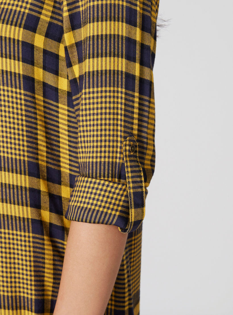 قميص كاروهات طويل بياقة V وأكمام طويلة-women-clothing-shirtsandblouses-shirts-image-4