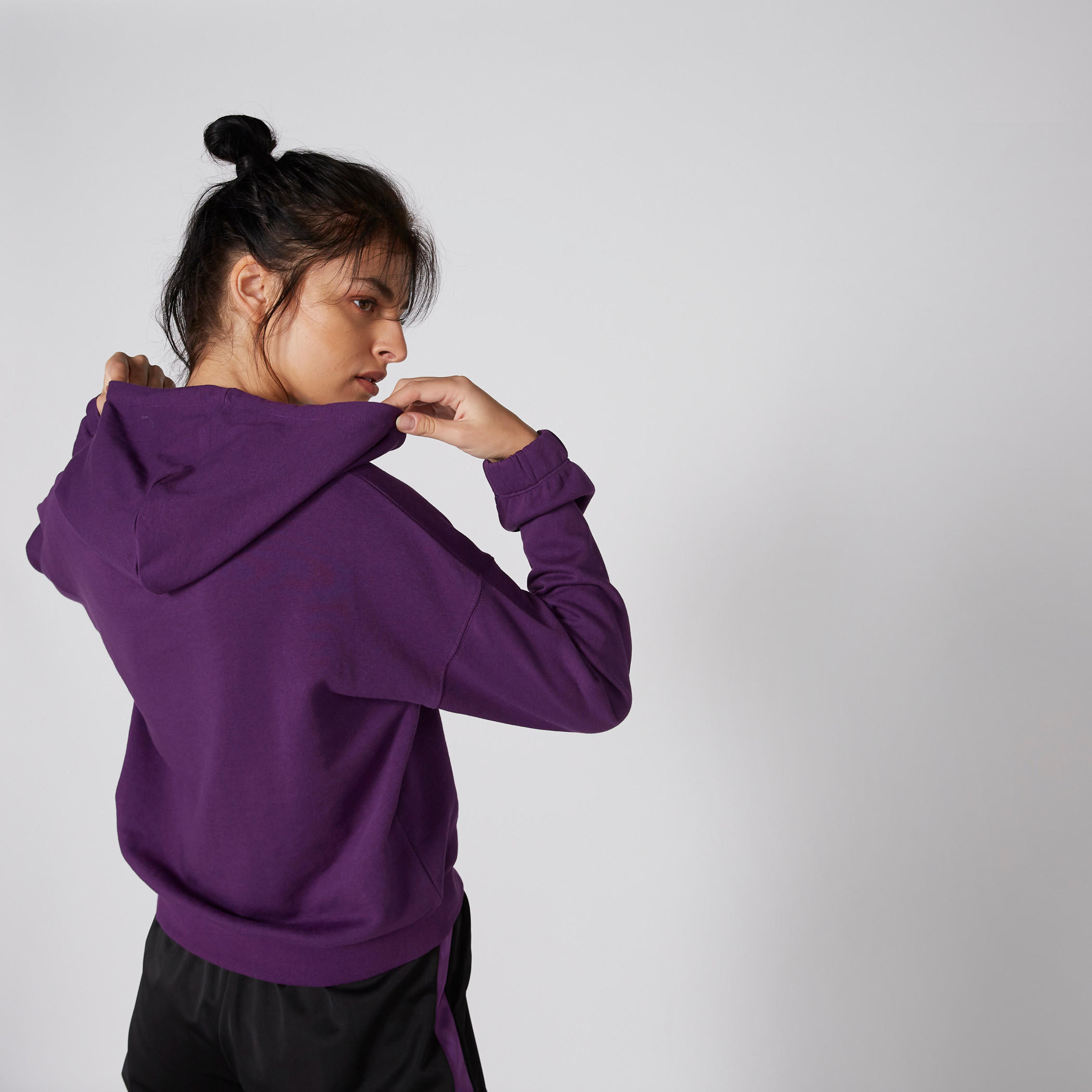 سويت شيرت بأكمام طويلة وجيوب وقبعة-women-winterwear-hoodiesandsweatshirts-hoodies-image-2