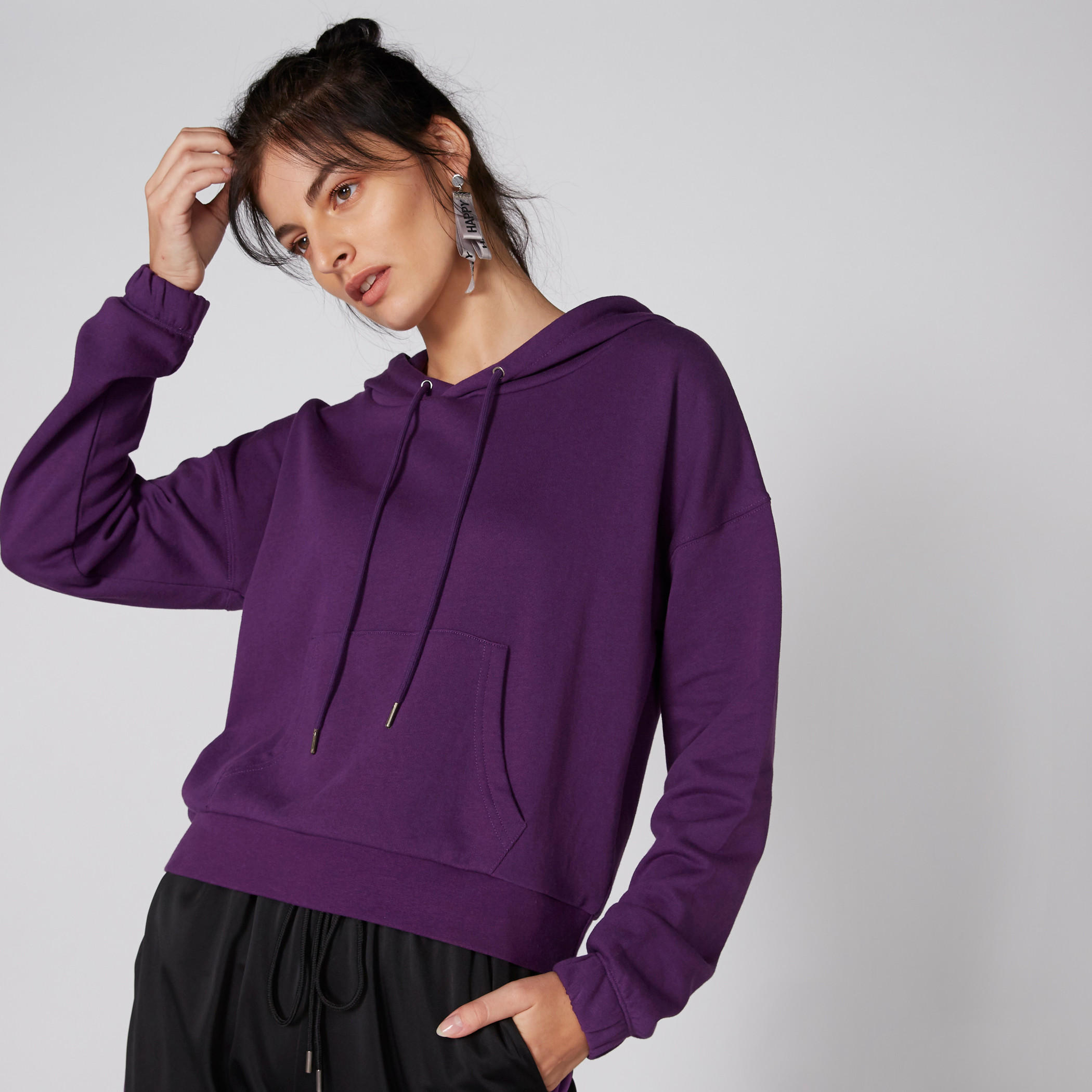 سويت شيرت بأكمام طويلة وجيوب وقبعة-women-winterwear-hoodiesandsweatshirts-hoodies-image-3
