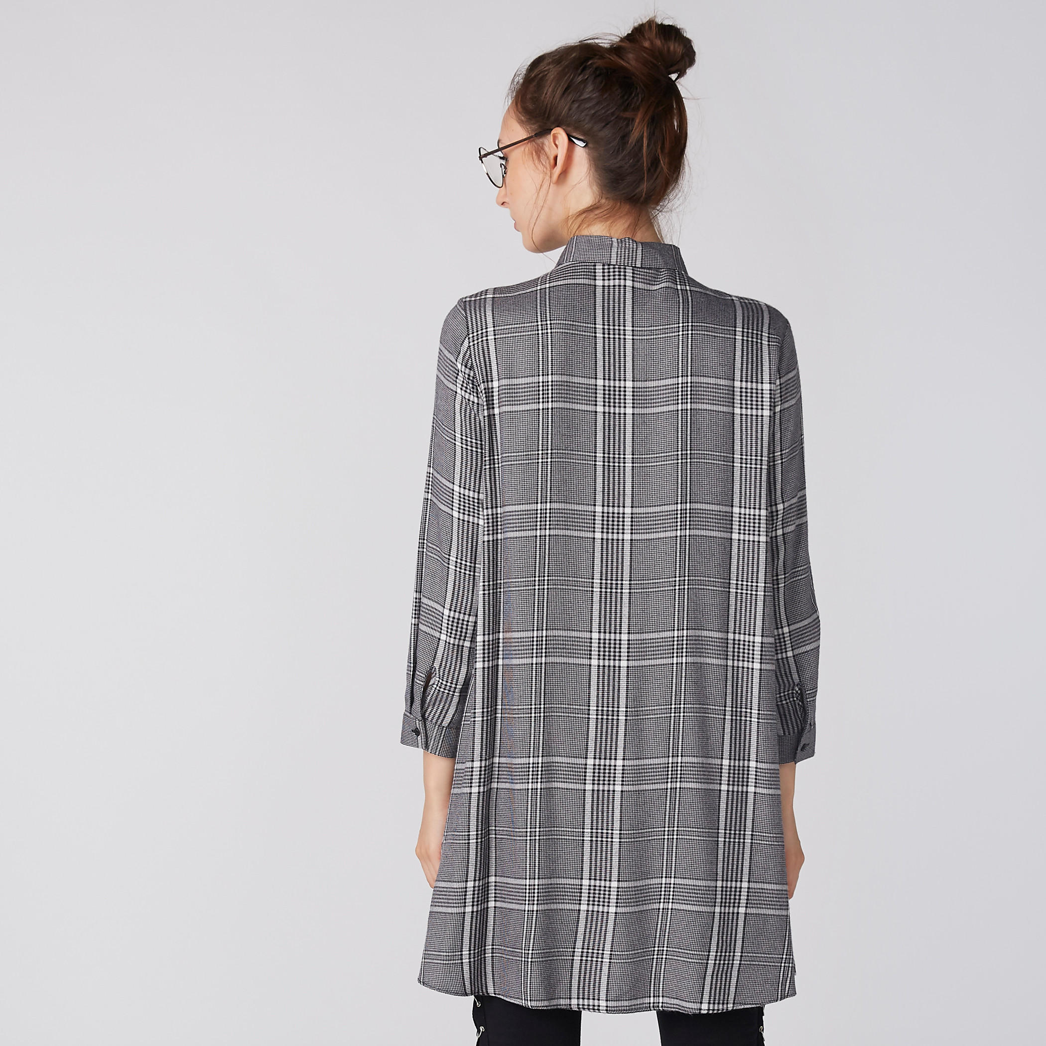 قميص كاروهات طويل بأكمام طويلة ووصلة أزرار كاملة-women-clothing-shirtsandblouses-shirts-image-2