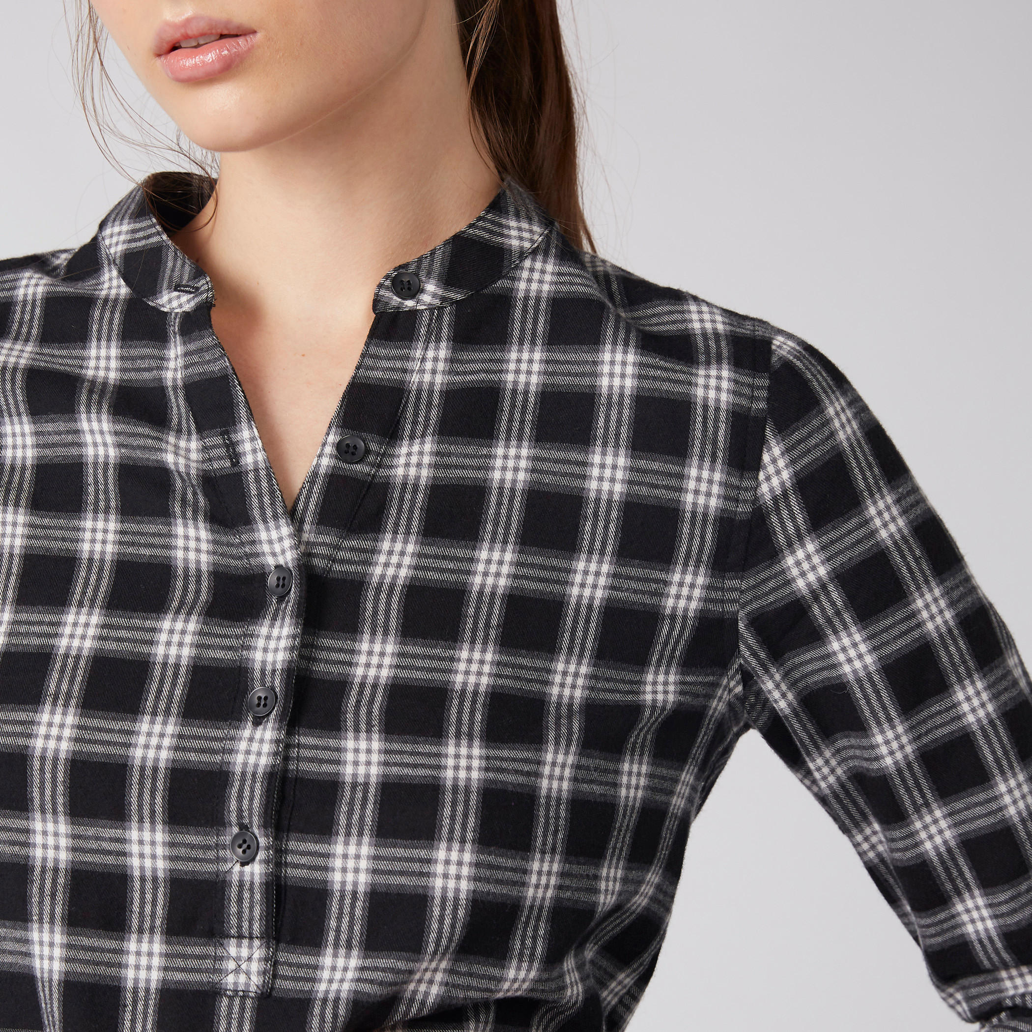 بلوزة كاروهات بياقة ماندارين وأكمام طويلة-women-clothing-shirtsandblouses-blouses-image-2