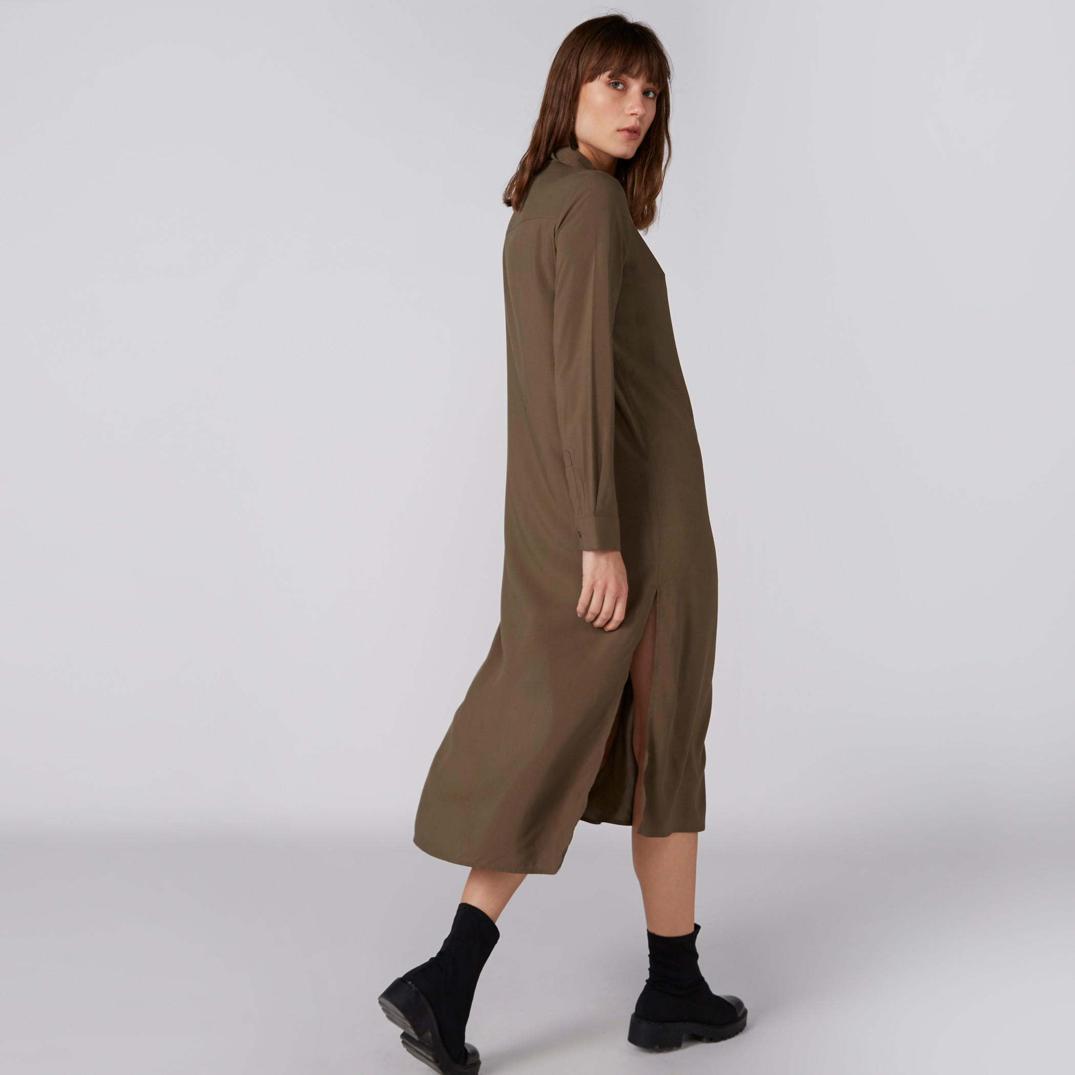 فستان بنمط قميص بأكمام طويلة مع قصة كاملة وشق-women-clothing-dresses-image-2