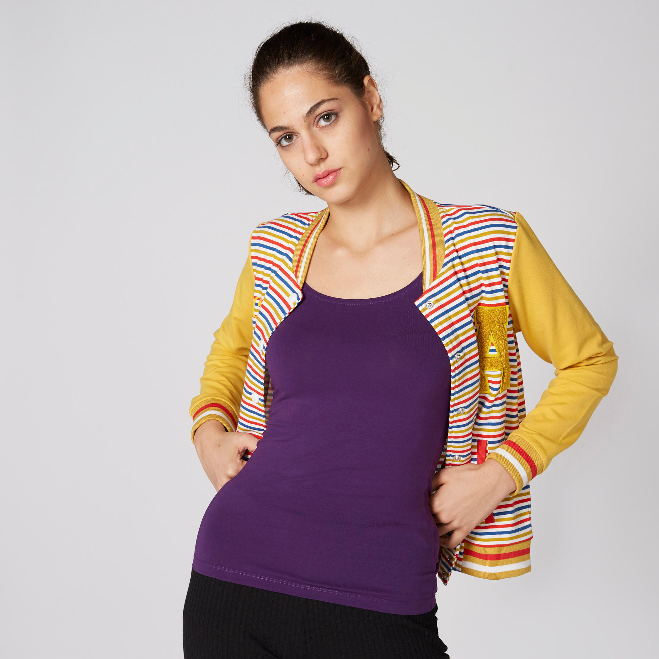 بلوزة كامي بحمّالات رفيعة وياقة عميقة-women-clothing-tshirts-image-1