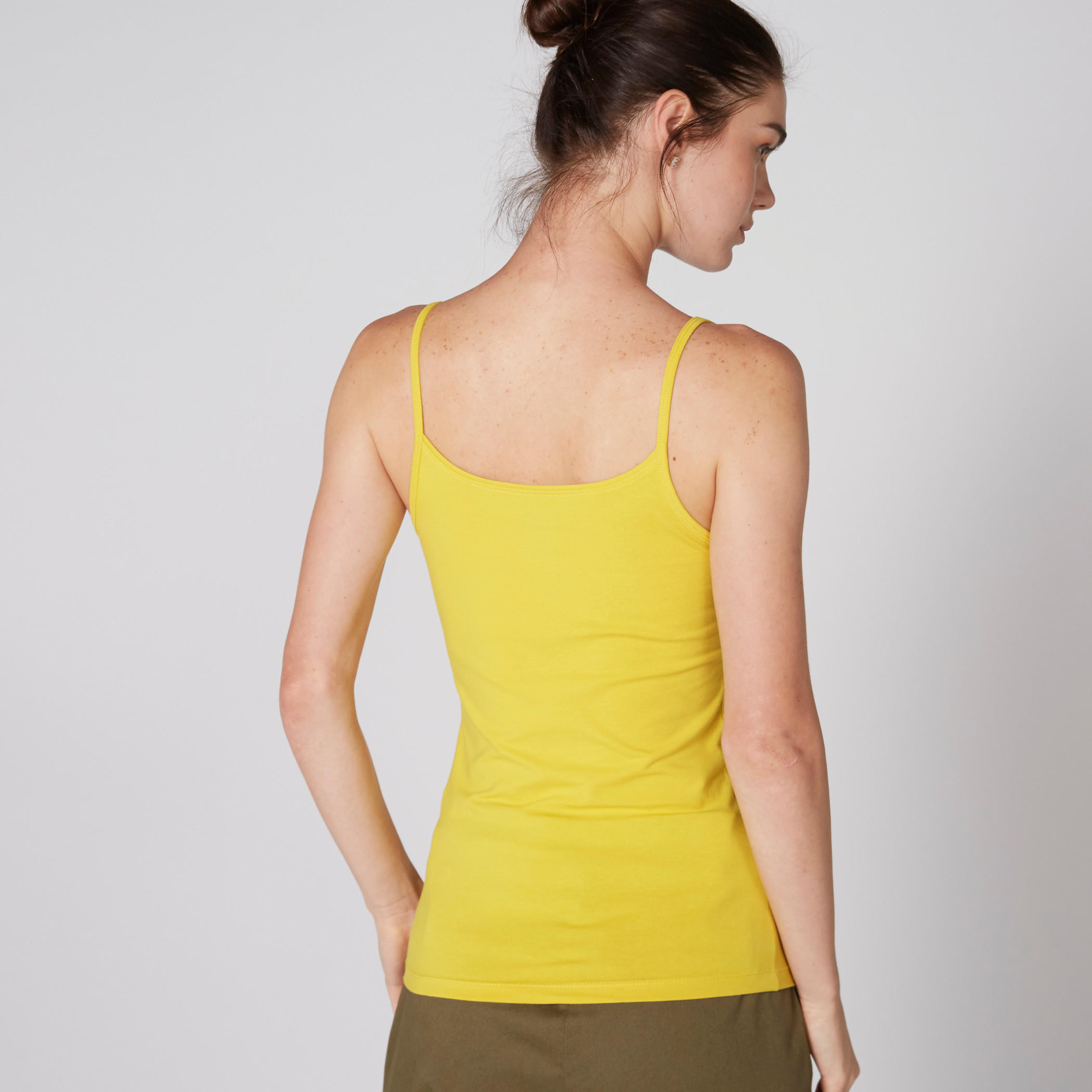 بلوزة كامي بحمّالات رفيعة وياقة عميقة-women-clothing-tshirts-image-2