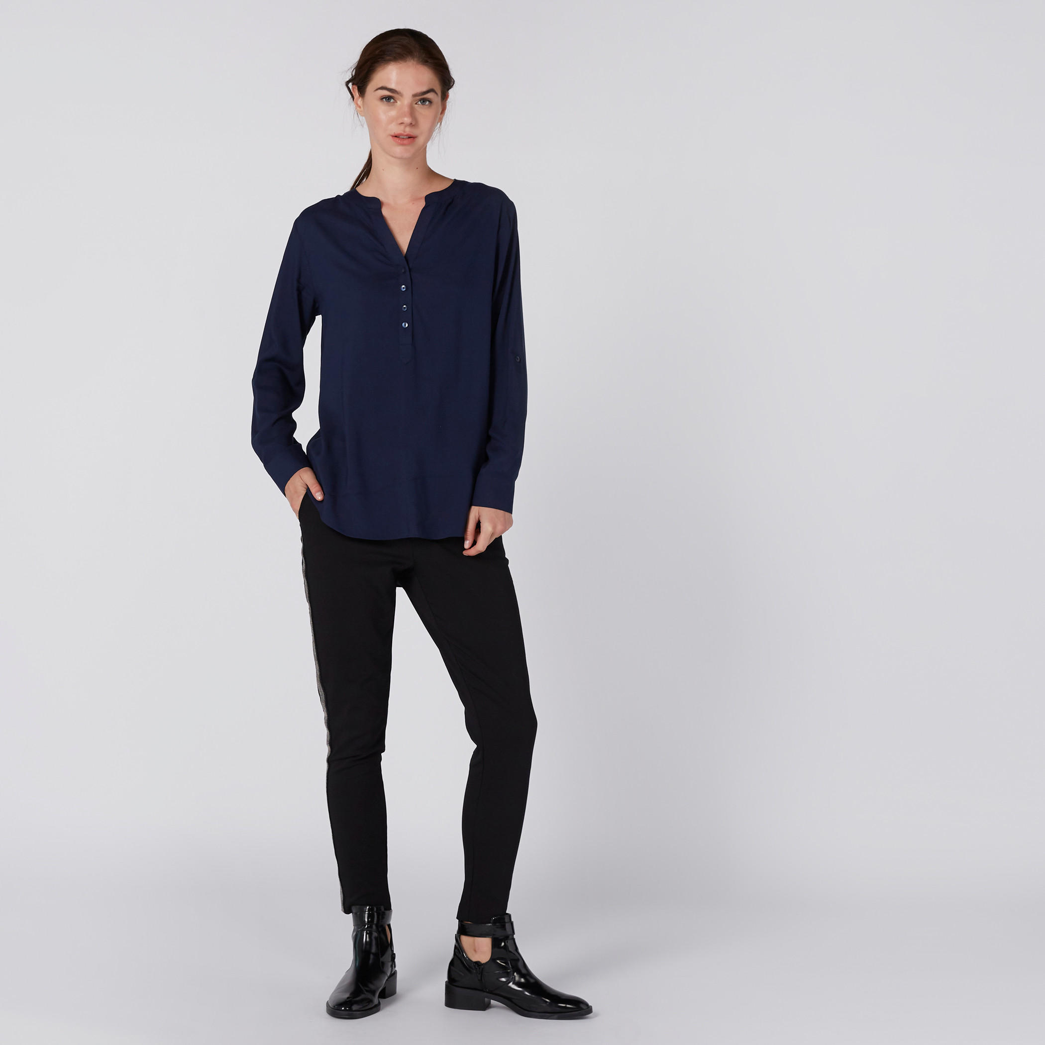 بلوزة قصيرة بأكمام طويلة وياقة ماندارين-women-clothing-shirtsandblouses-blouses-image-4