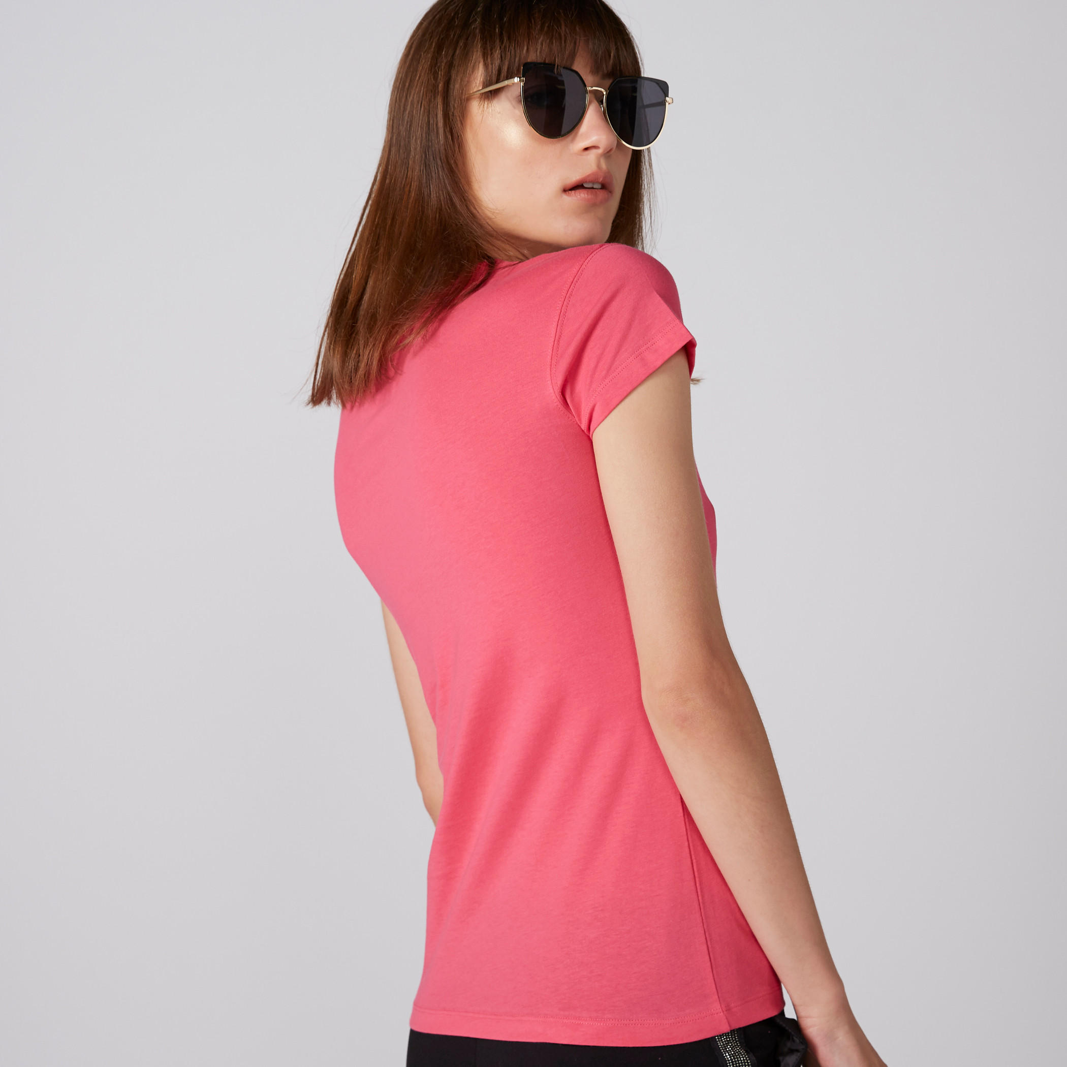 تيشيرت بياقة مستديرة وأكمام كاب وطبعات-women-clothing-tshirts-image-2
