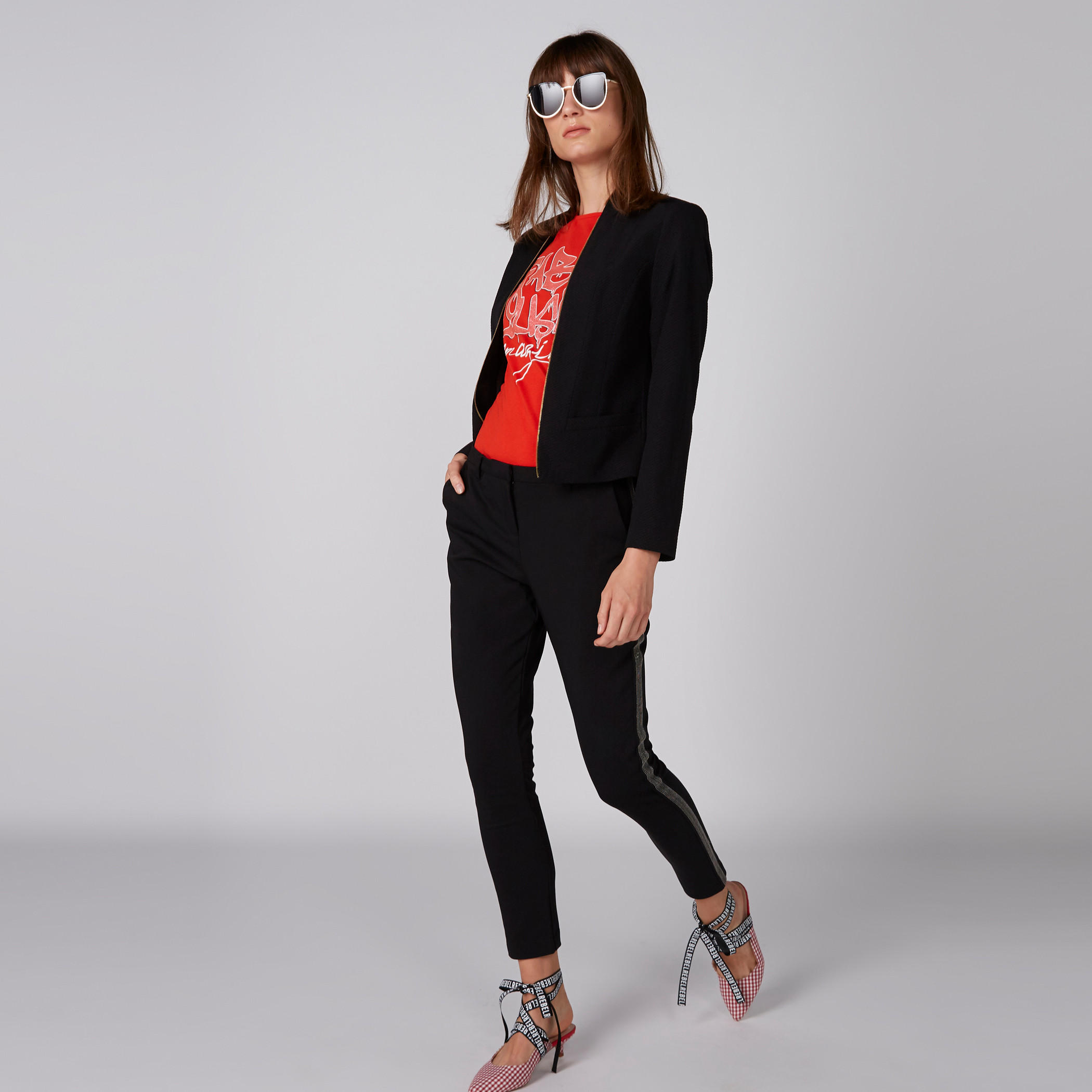 تيشيرت بياقة مستديرة وأكمام كاب وطبعات-women-clothing-tshirts-image-2