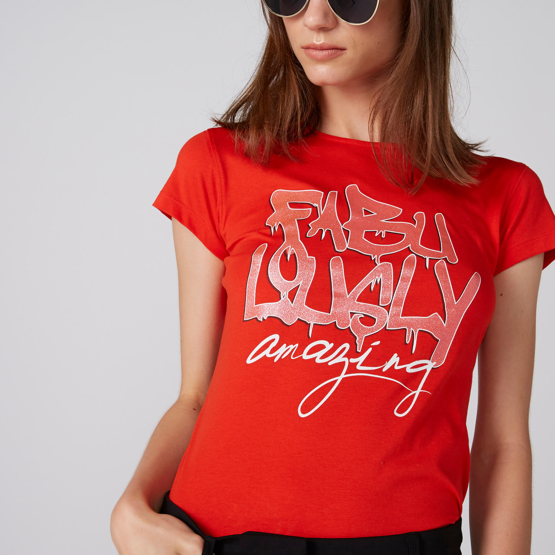 تيشيرت بياقة مستديرة وأكمام كاب وطبعات-women-clothing-tshirts-image-1