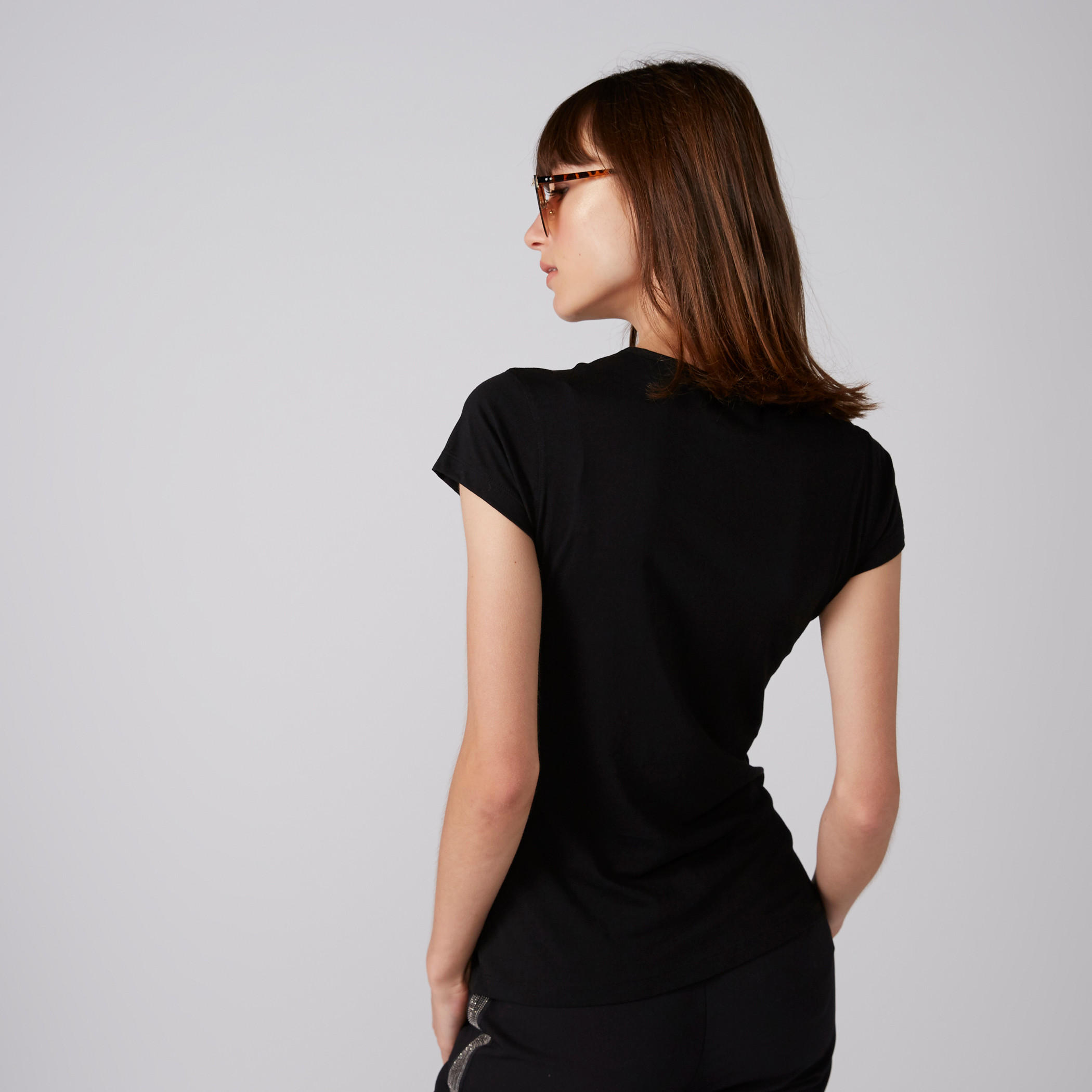 تيشيرت بياقة مستديرة وأكمام كاب وطبعات-women-clothing-tshirts-image-2