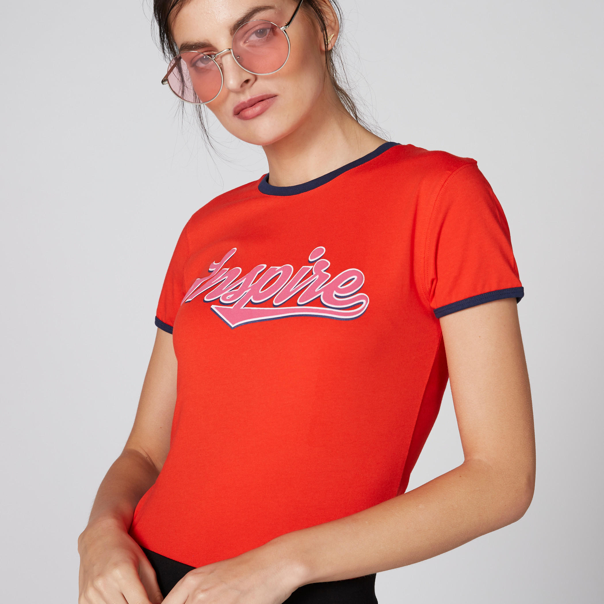تيشيرت بياقة مستديرة وأكمام قصيرة وطبعات-women-clothing-tshirts-image-1