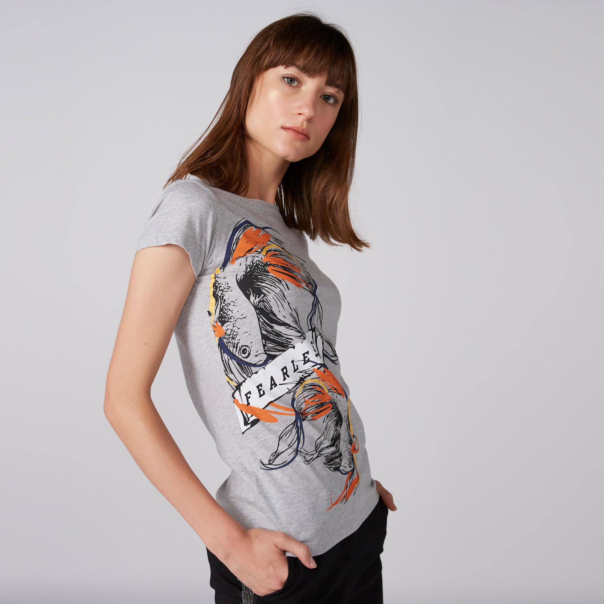 تيشيرت بياقة مستديرة وأكمام كاب وطبعات-women-clothing-tshirts-image-1
