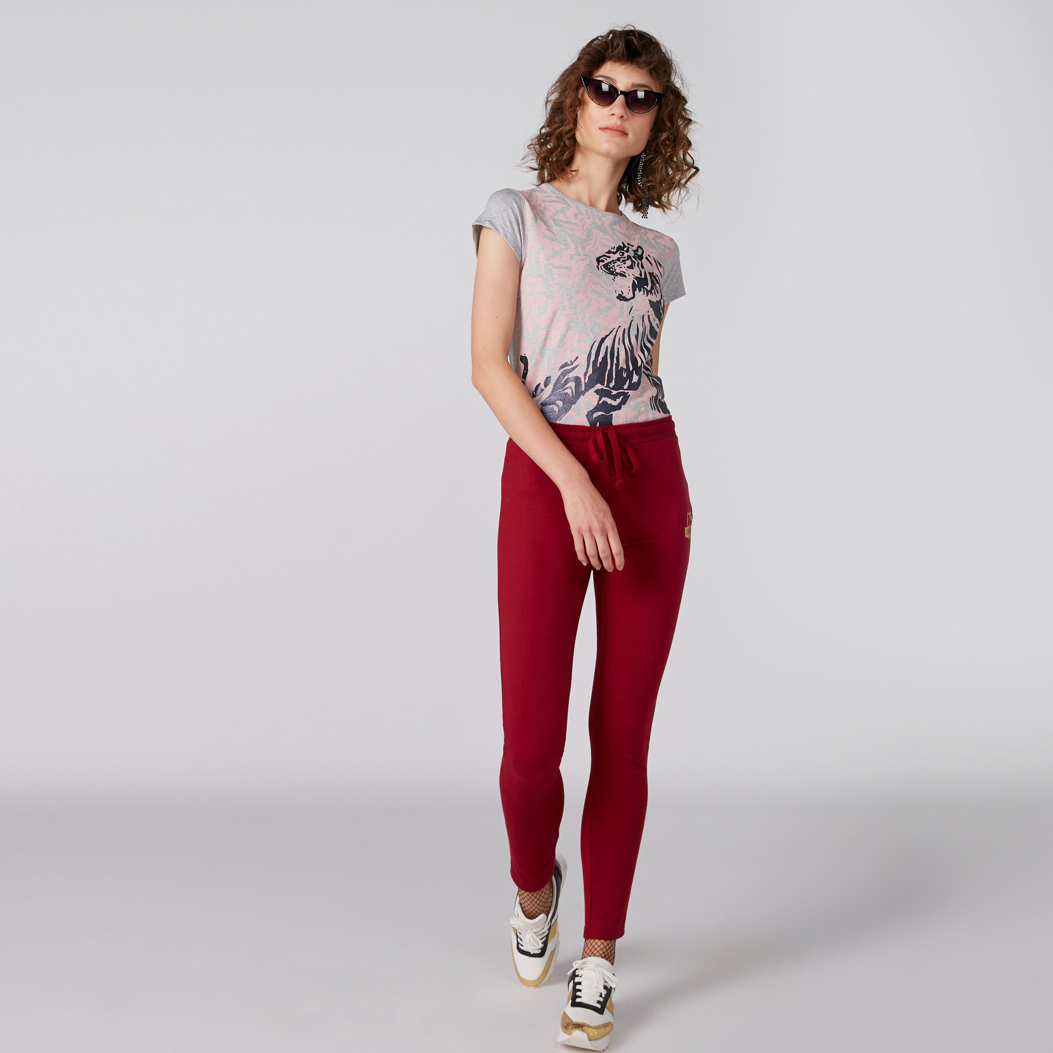 تيشيرت بياقة مستديرة وأكمام كاب وطبعات-women-clothing-tshirts-image-3