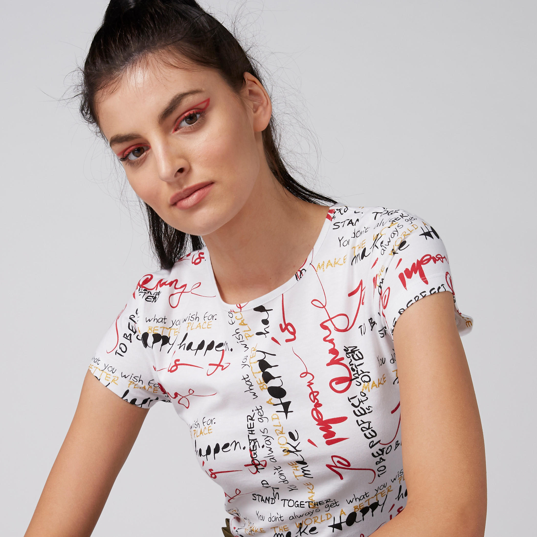 تيشيرت بياقة مستديرة وأكمام كاب وطبعات-women-clothing-tshirts-image-1