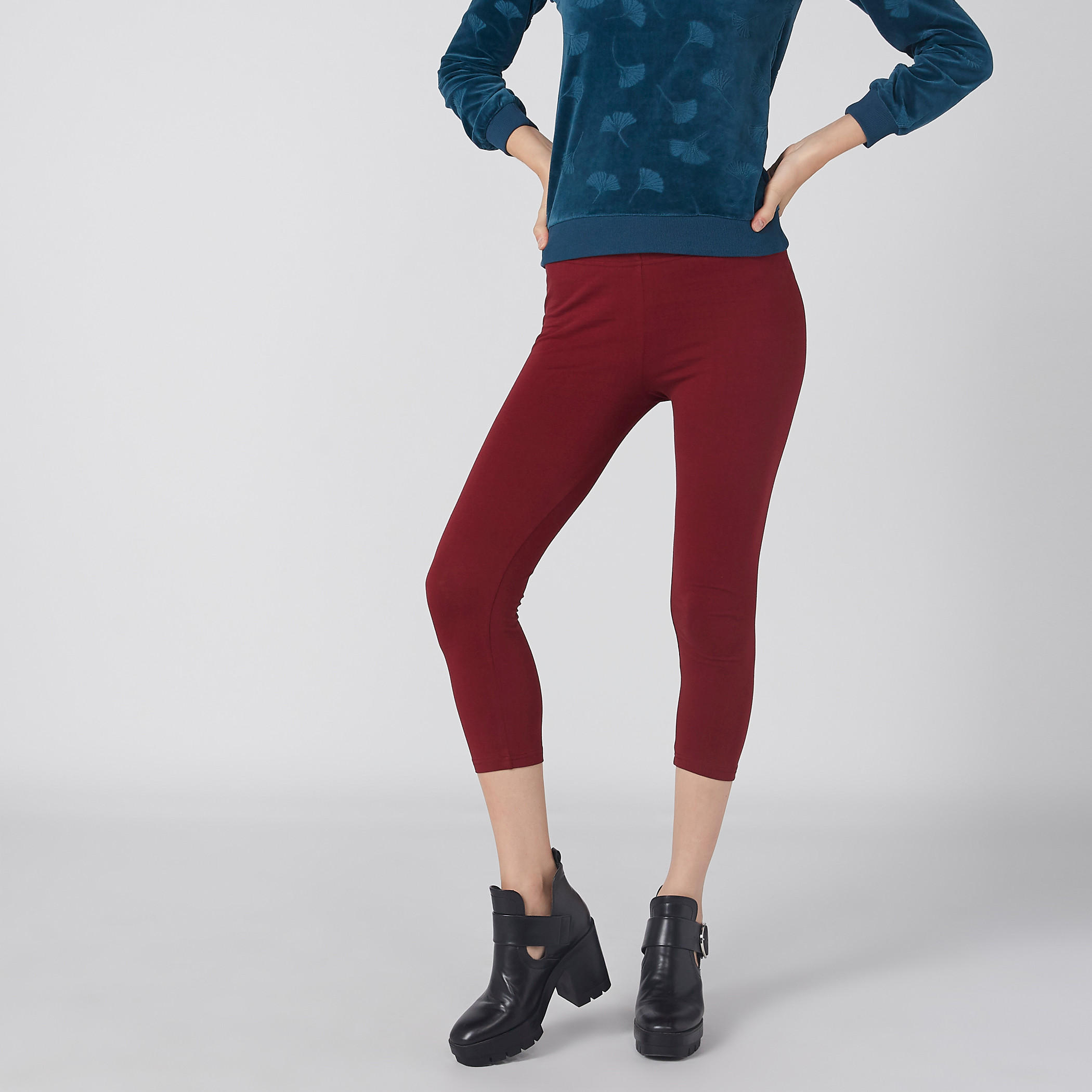 بنطال ليقنز بطول 3/4 وخصر مطاطي-women-clothing-bottoms-leggings-image-1