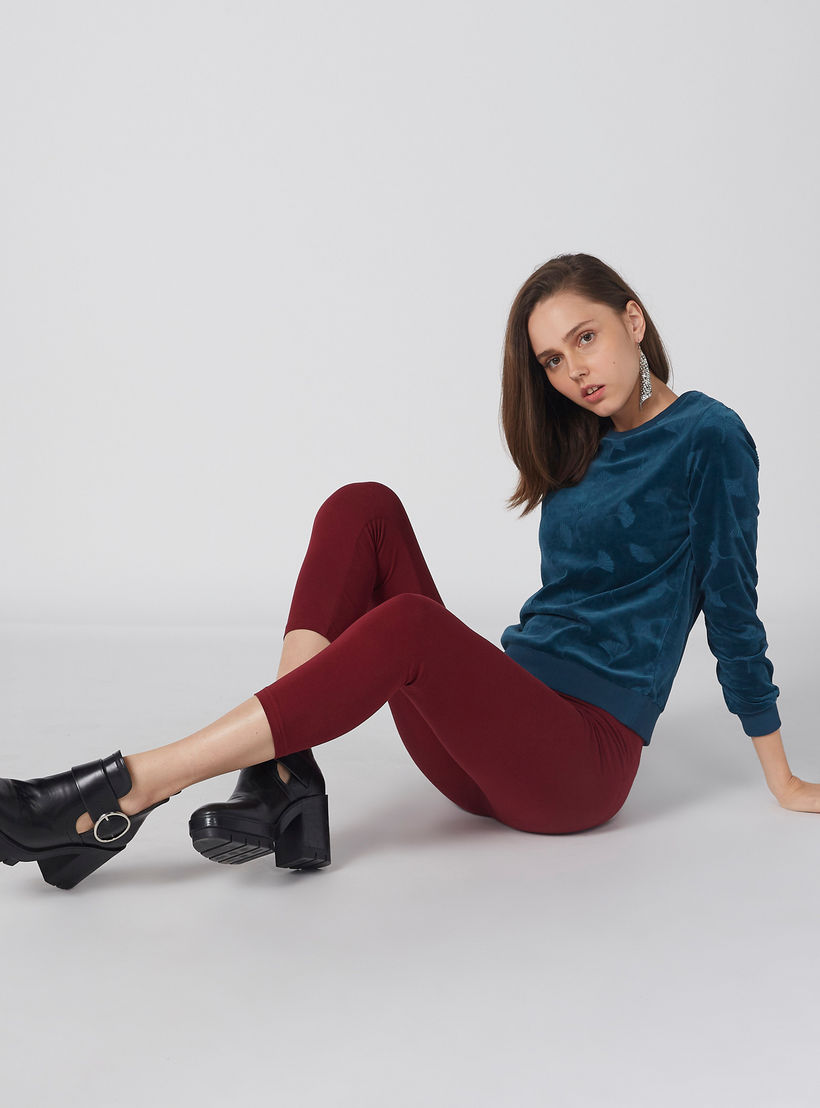 بنطال ليقنز بطول 3/4 وخصر مطاطي-women-clothing-bottoms-leggings-image-5