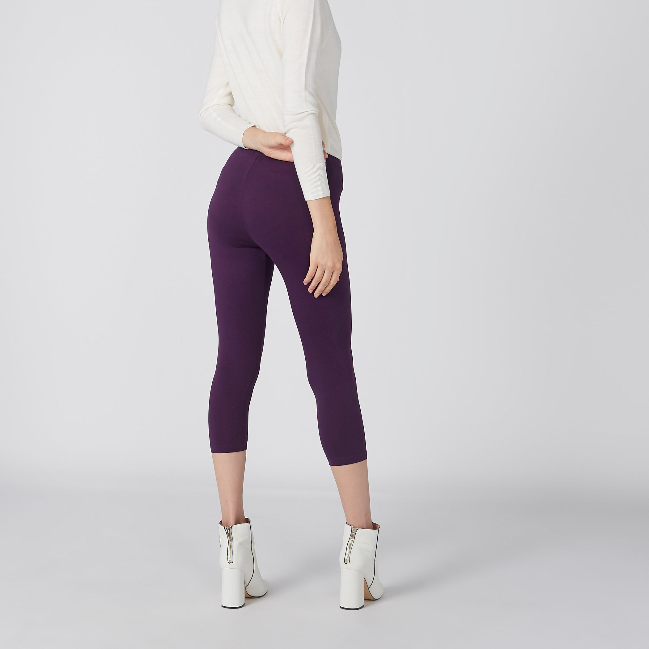 بنطال ليقنز بطول 3/4 وخصر مطاطي-women-clothing-bottoms-leggings-image-4