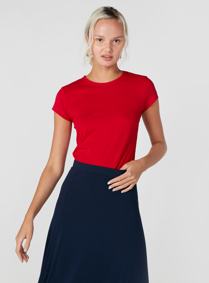 بلوزة بياقة مستديرة وأكمام كاب-women-clothing-tshirts-image-3