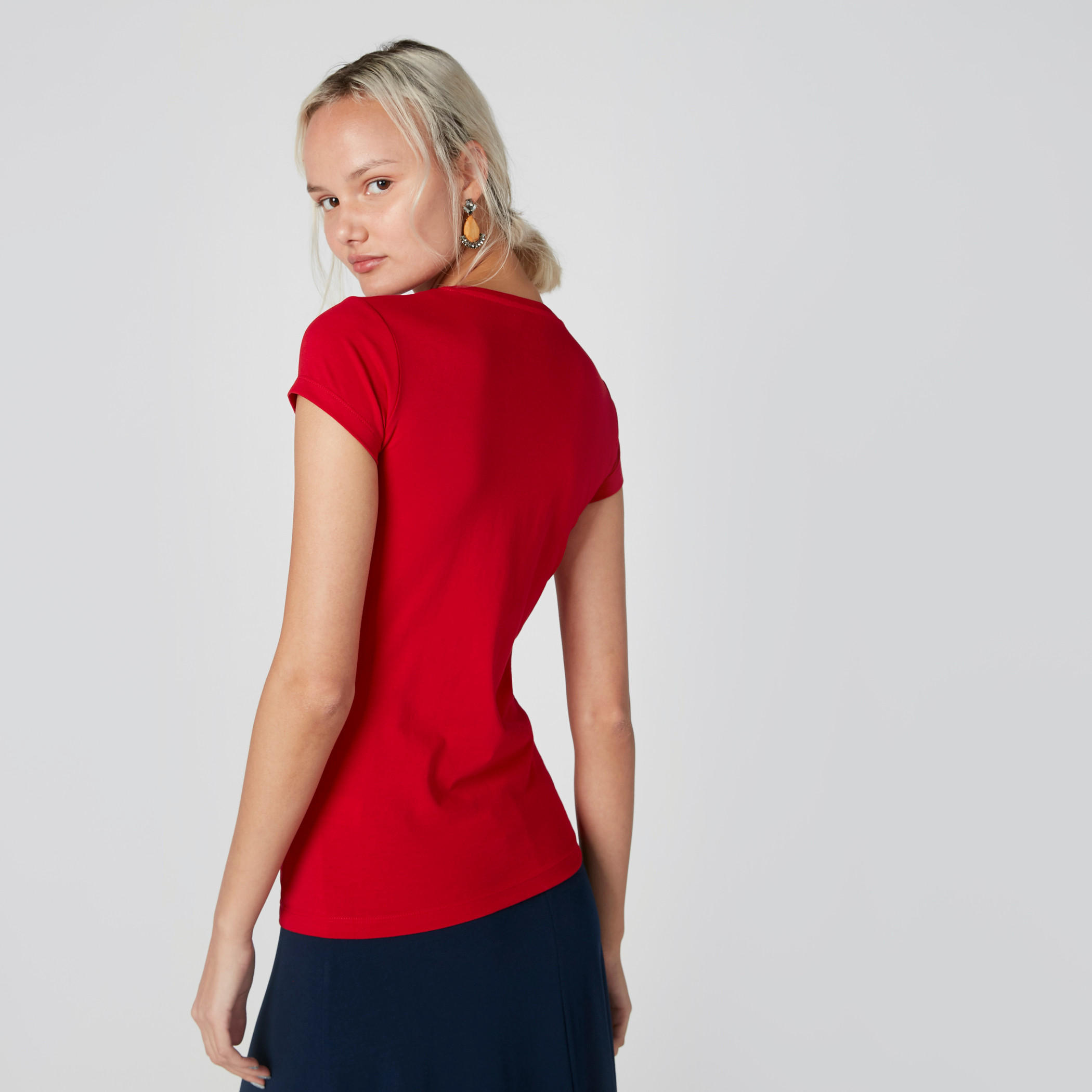 بلوزة بياقة مستديرة وأكمام كاب-women-clothing-tshirts-image-1