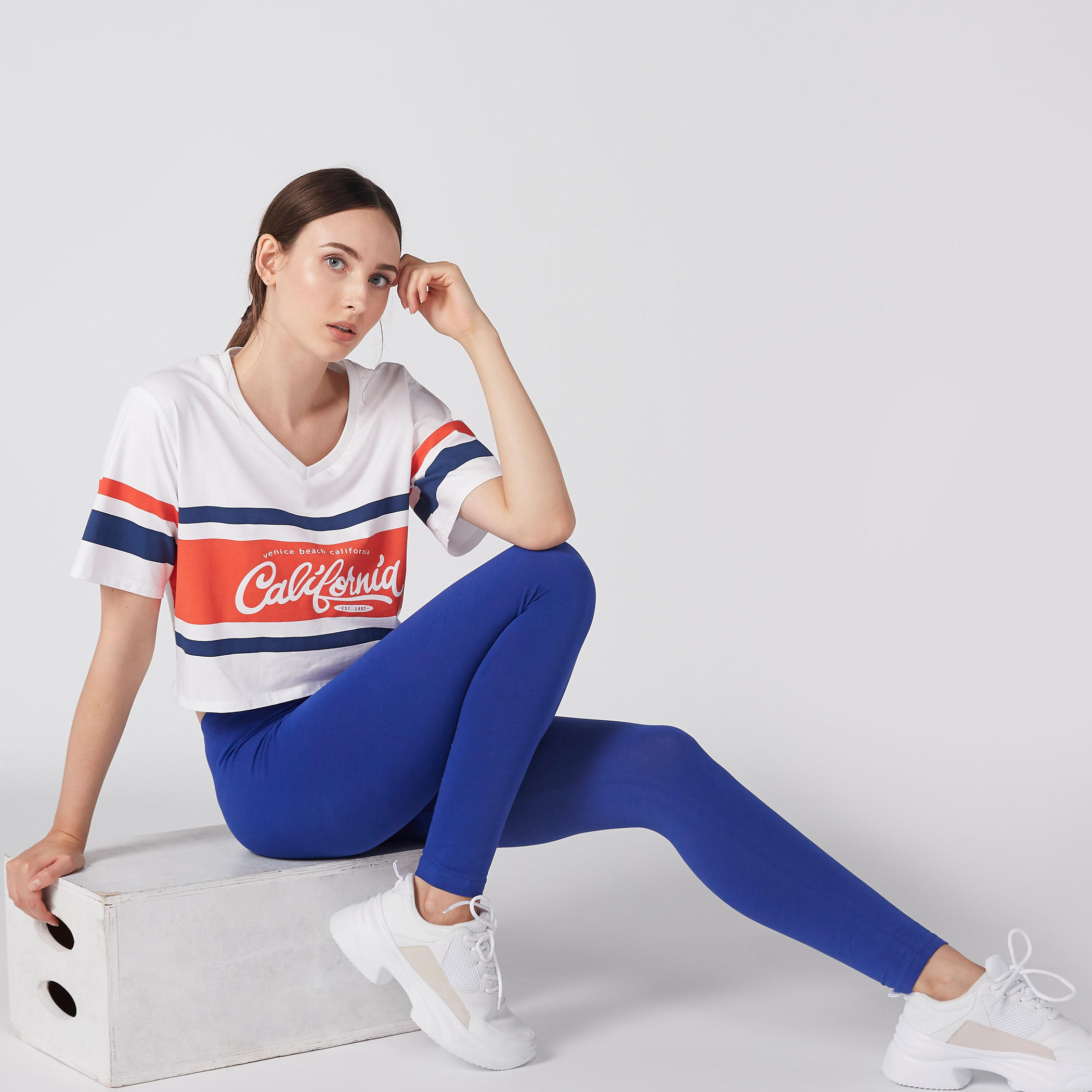 بنطال ليقنز طويل بخصر مطّاطي-women-clothing-bottoms-leggings-image-1