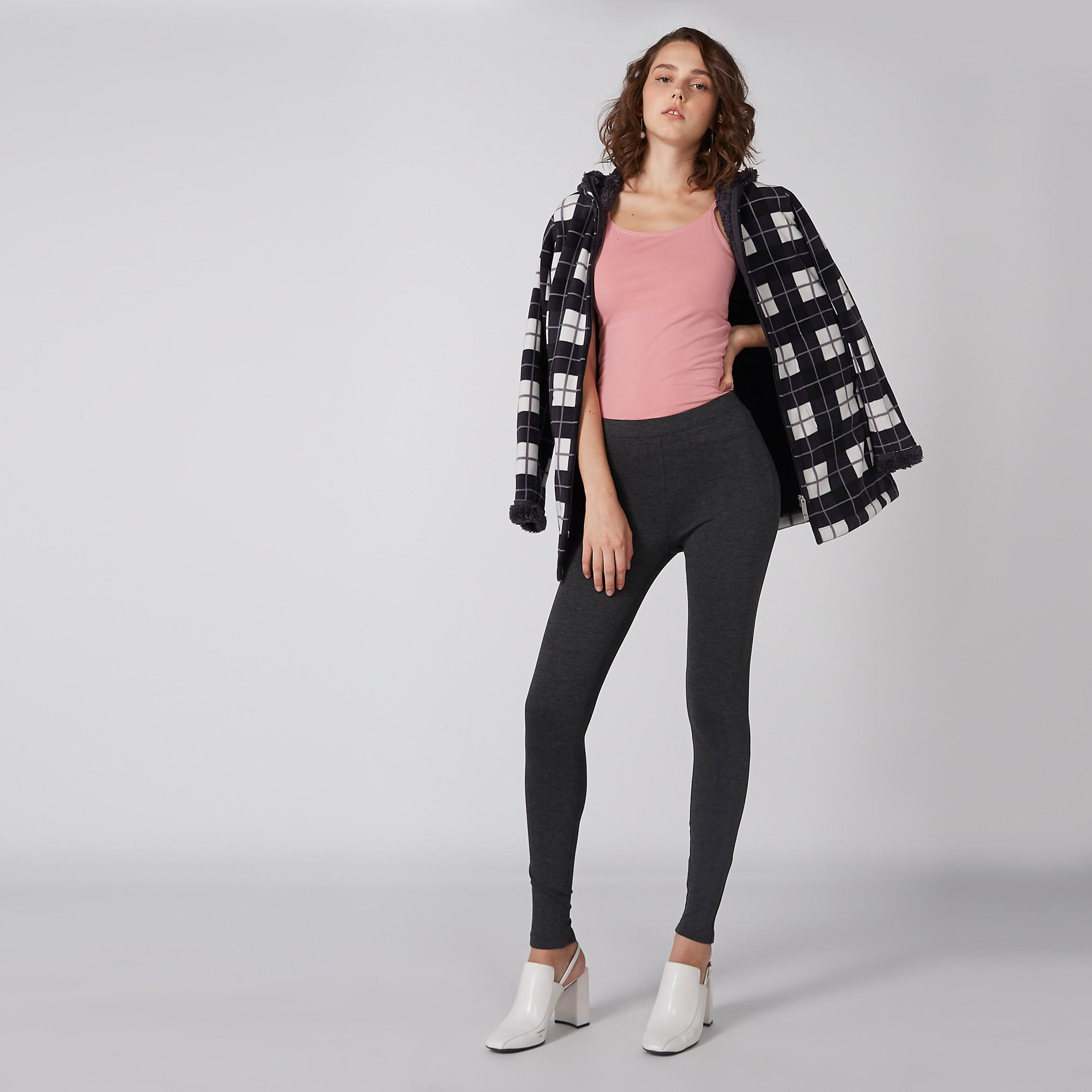 كامي بحمّالات رفيعة وياقة عميقة-women-clothing-tshirts-image-2
