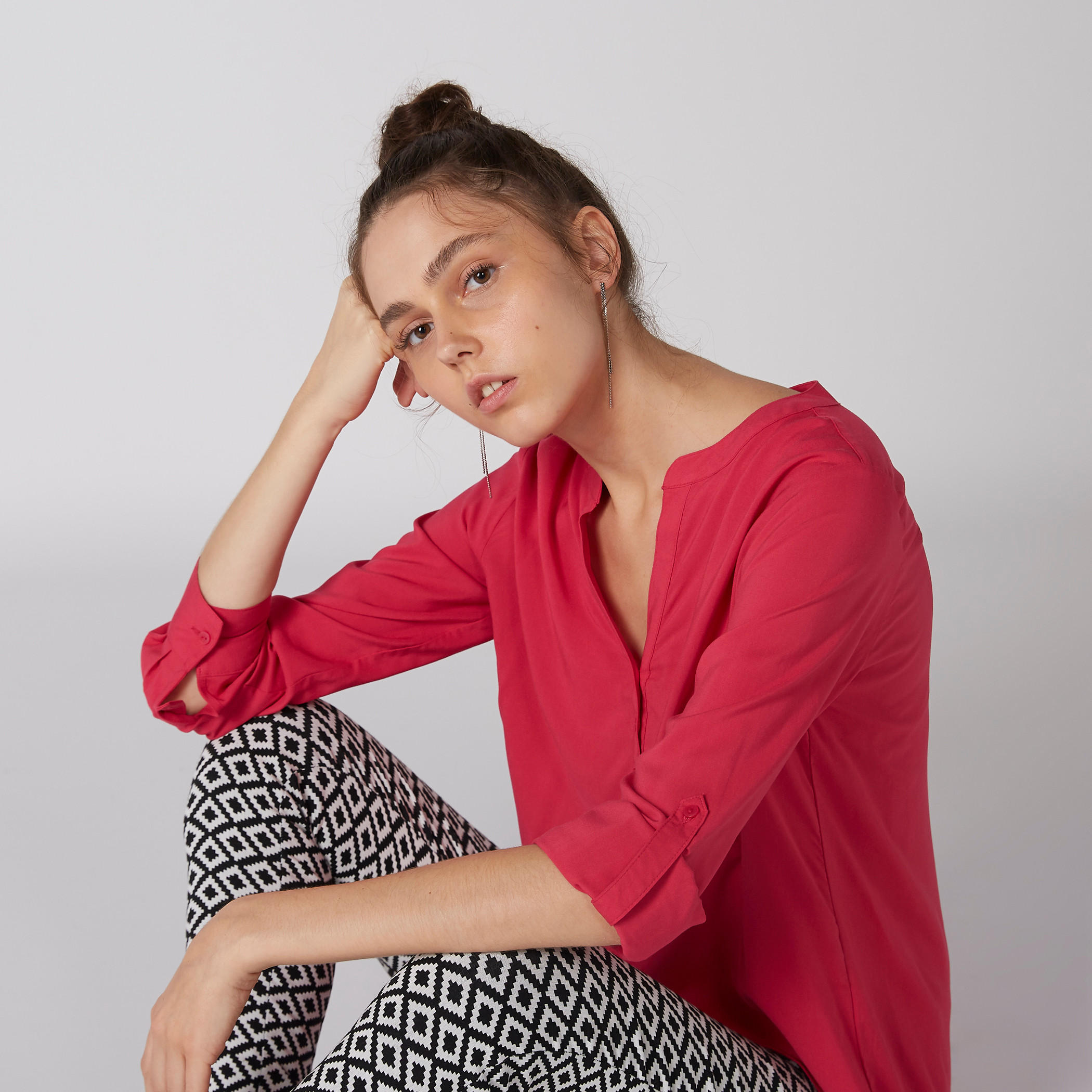 بلوزة بأكمام طويلة وزر إغلاق-women-clothing-shirtsandblouses-blouses-image-2