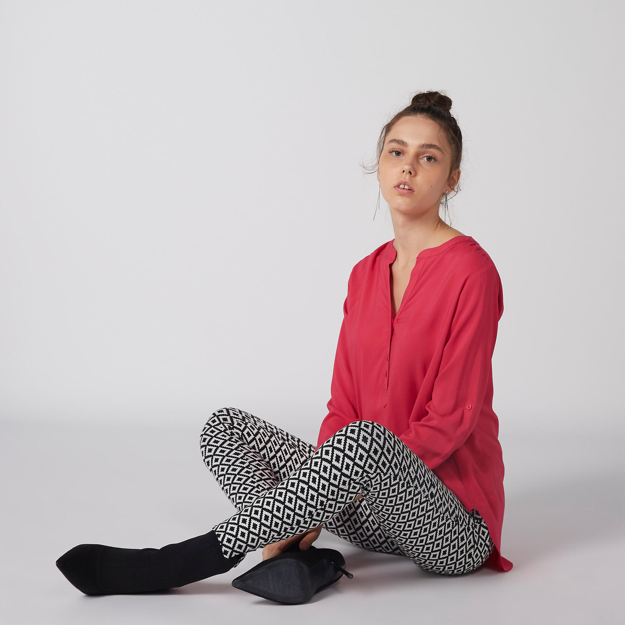 بلوزة بأكمام طويلة وزر إغلاق-women-clothing-shirtsandblouses-blouses-image-3
