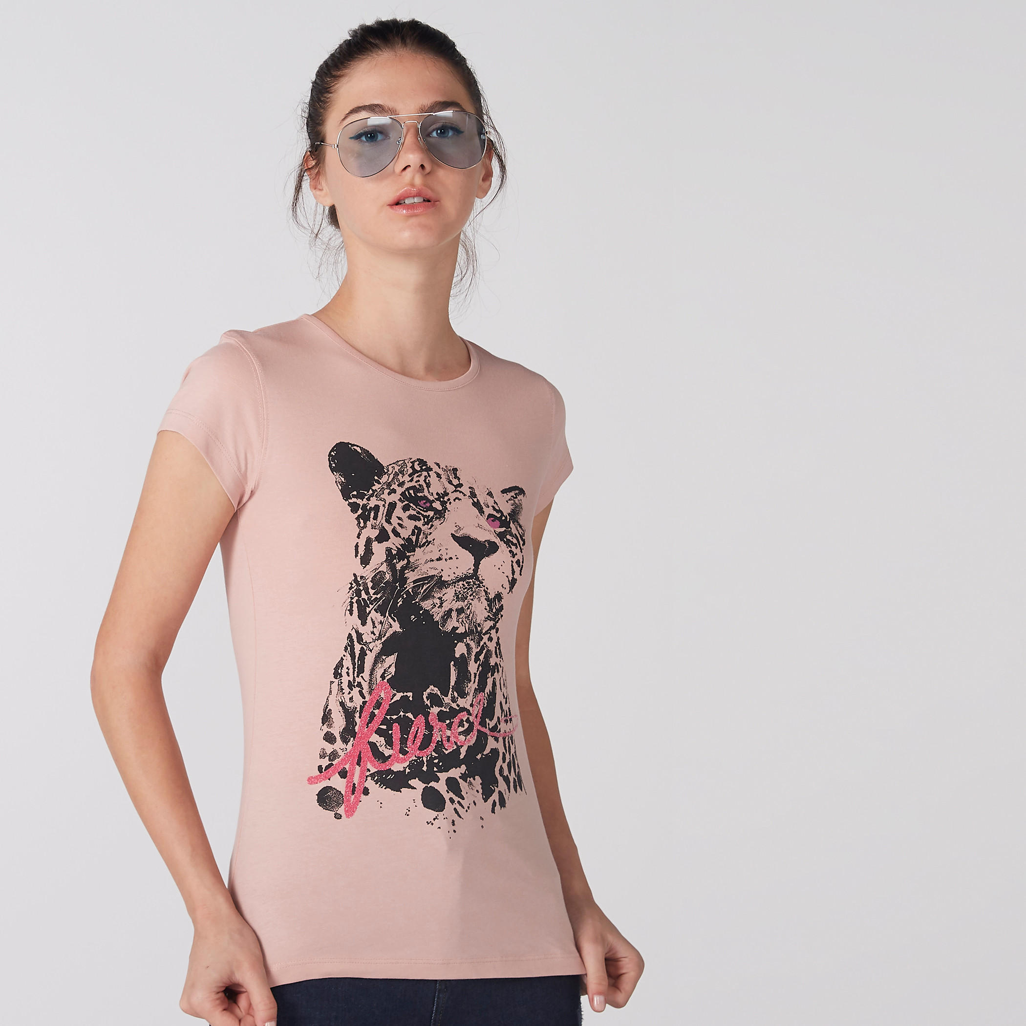 تيشيرت بطبعات وياقة مستديرة وأكمام كاب-women-clothing-tshirts-image-2