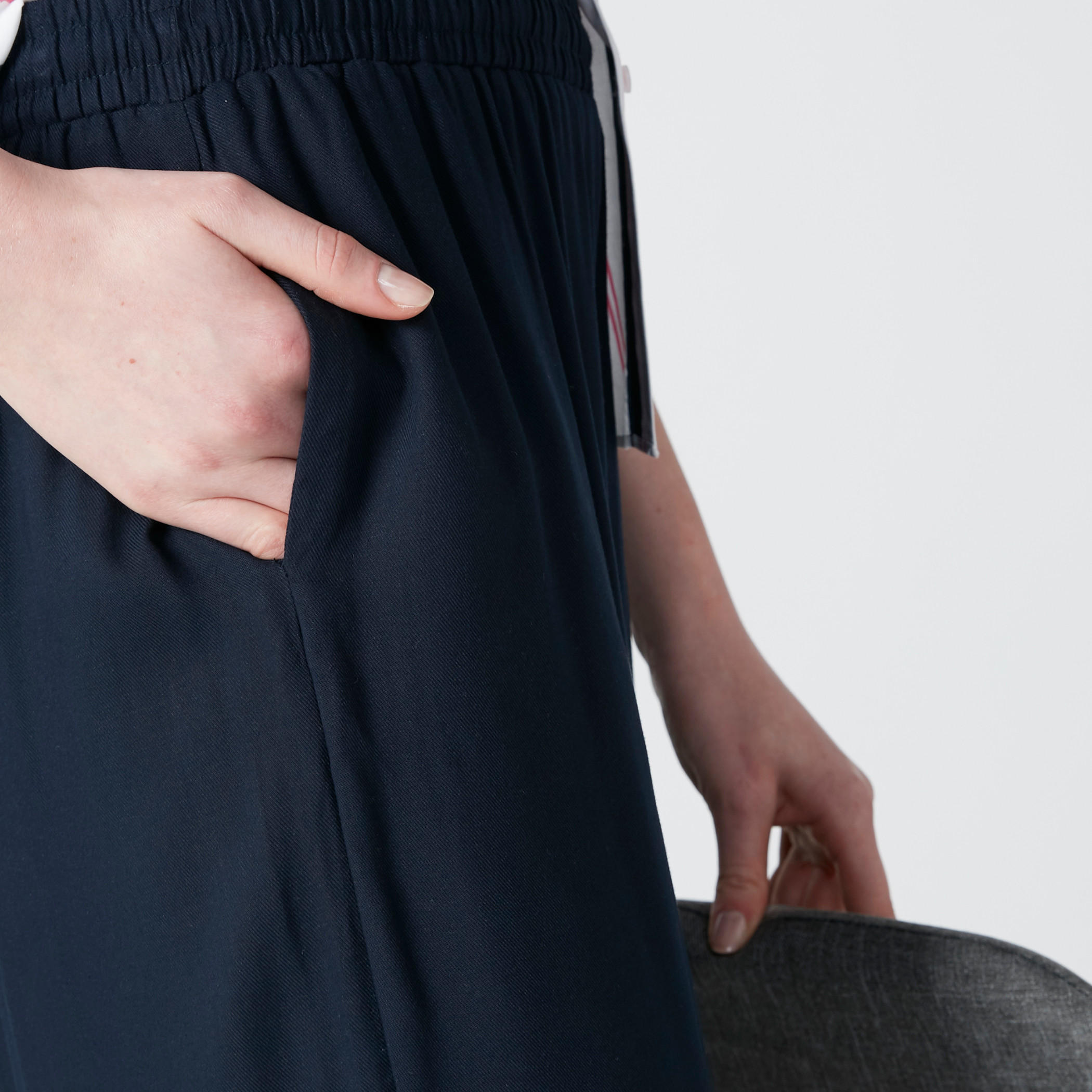 بنطال بالازو بخصر مطّاطي وجيوب-women-clothing-bottoms-trousers-image-5