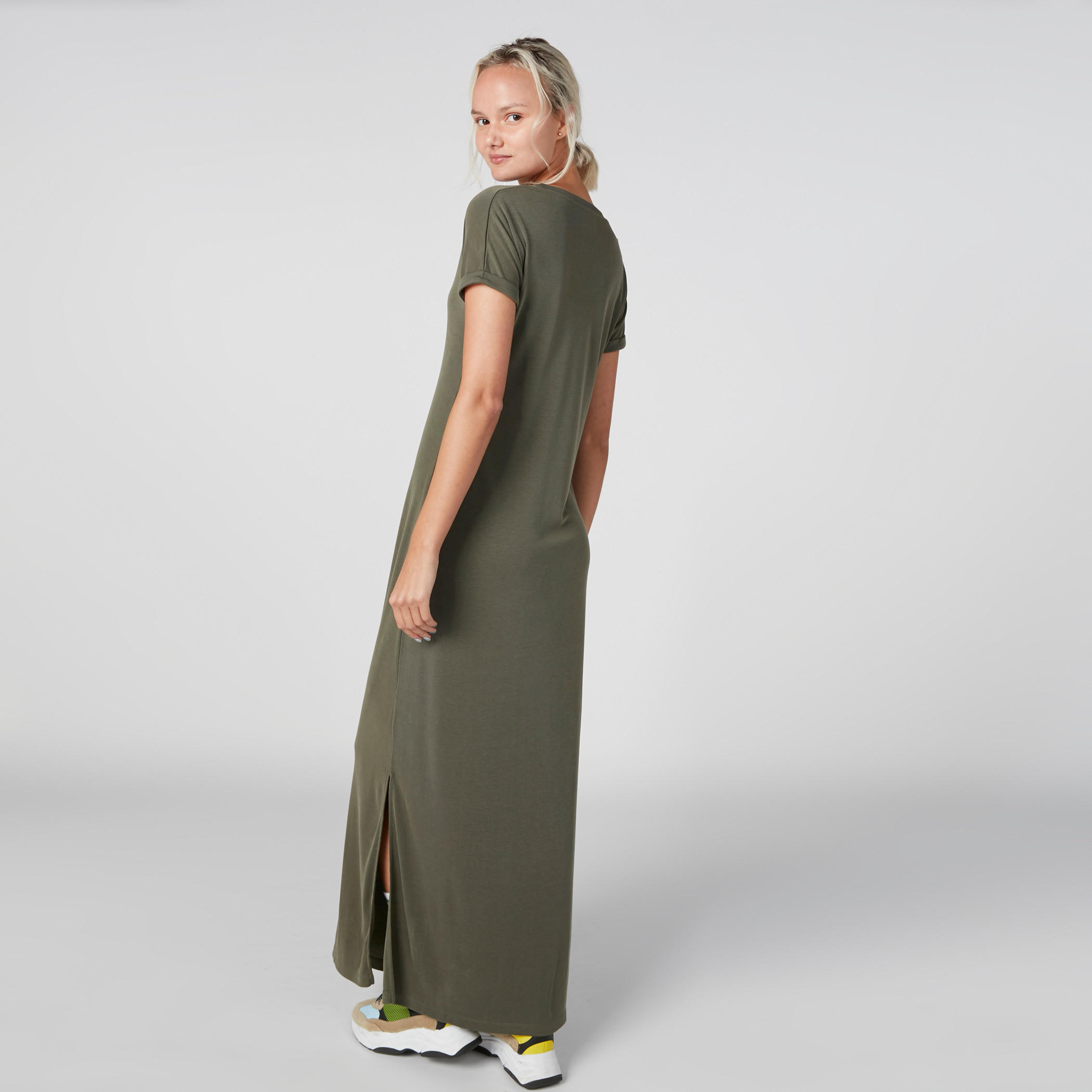 فستان طويل بياقة V وأكمام متصلة وفتحات جانبية-women-clothing-dresses-image-2