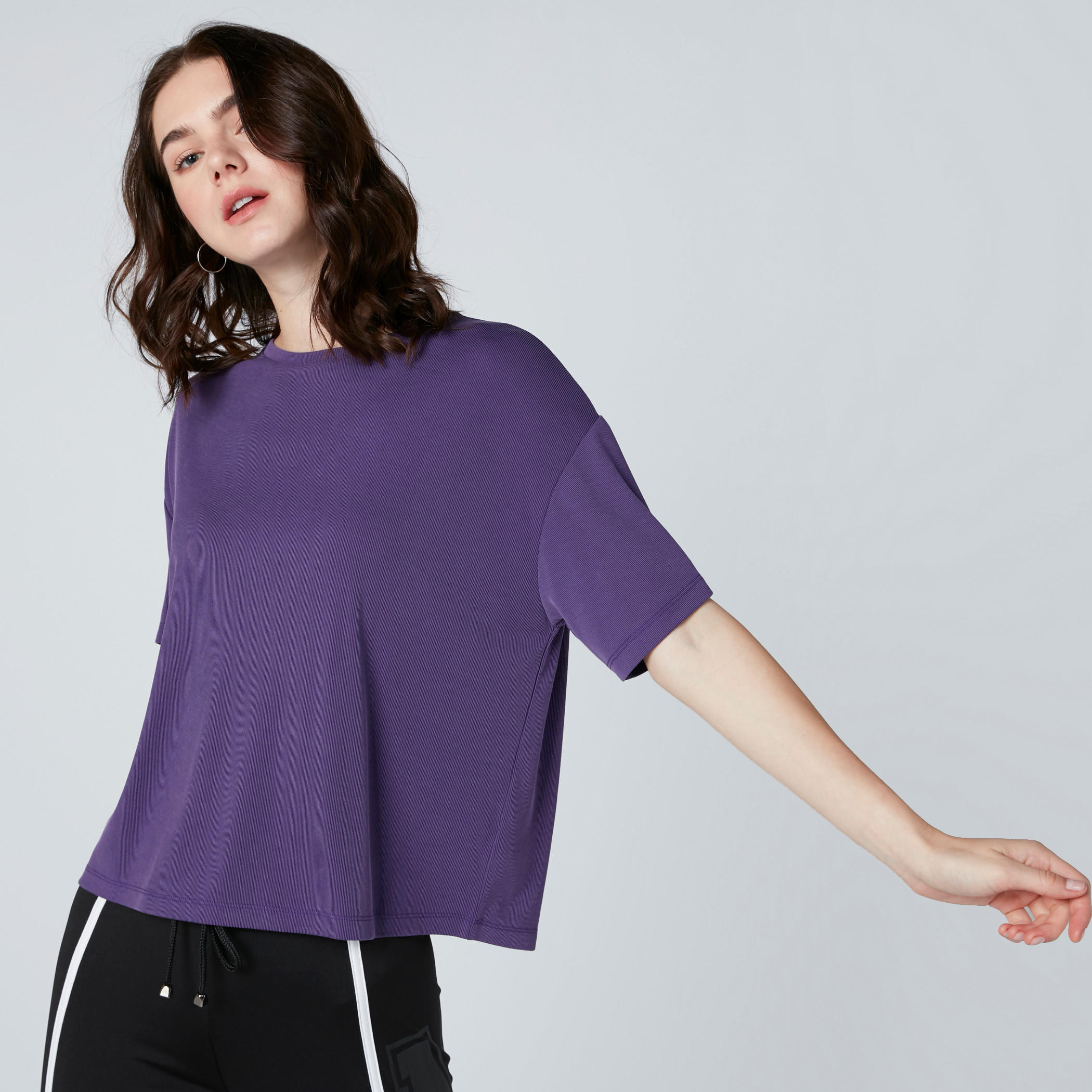 تيشيرت مضلّع بأكتاف منسدلة-women-clothing-tshirts-image-1