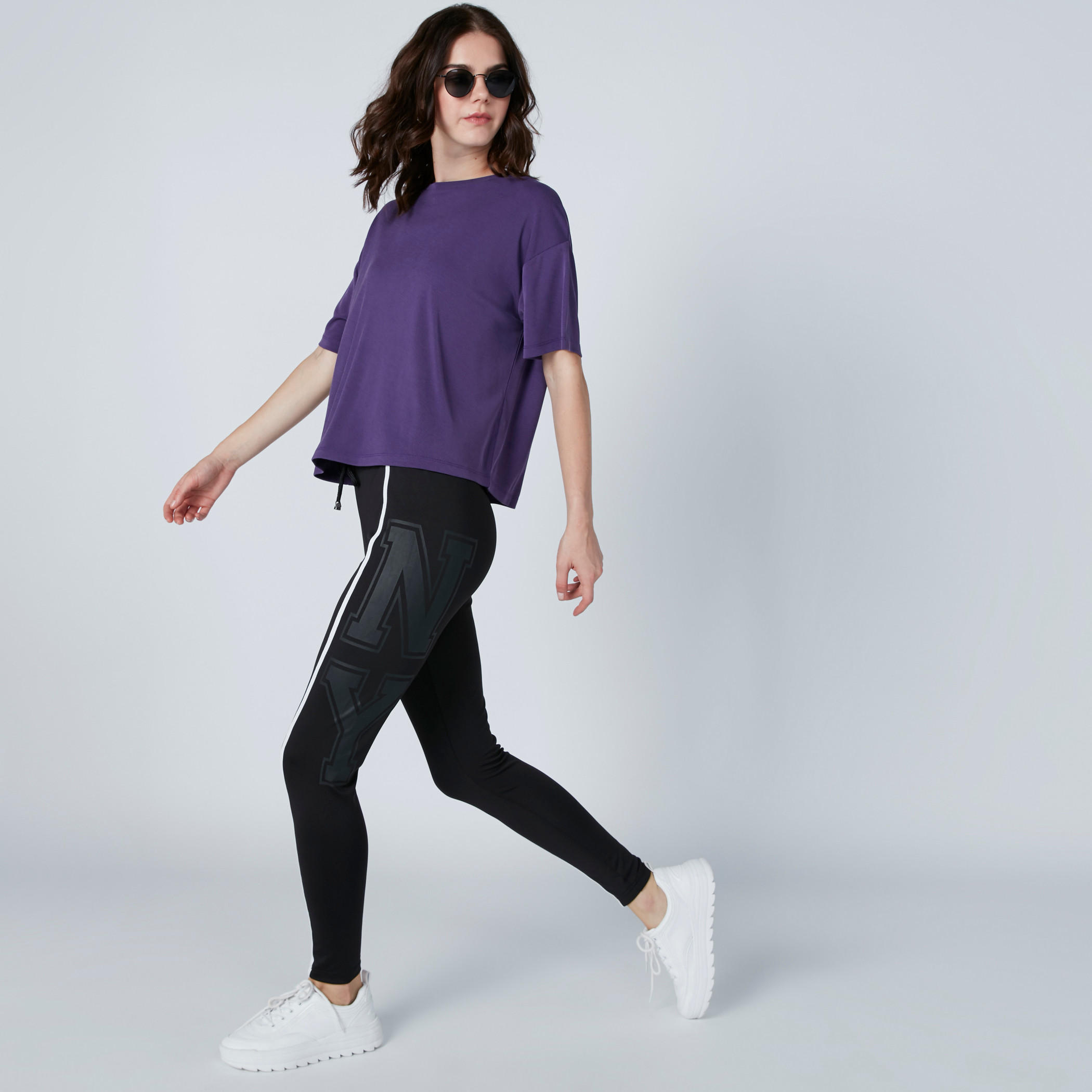 تيشيرت مضلّع بأكتاف منسدلة-women-clothing-tshirts-image-3