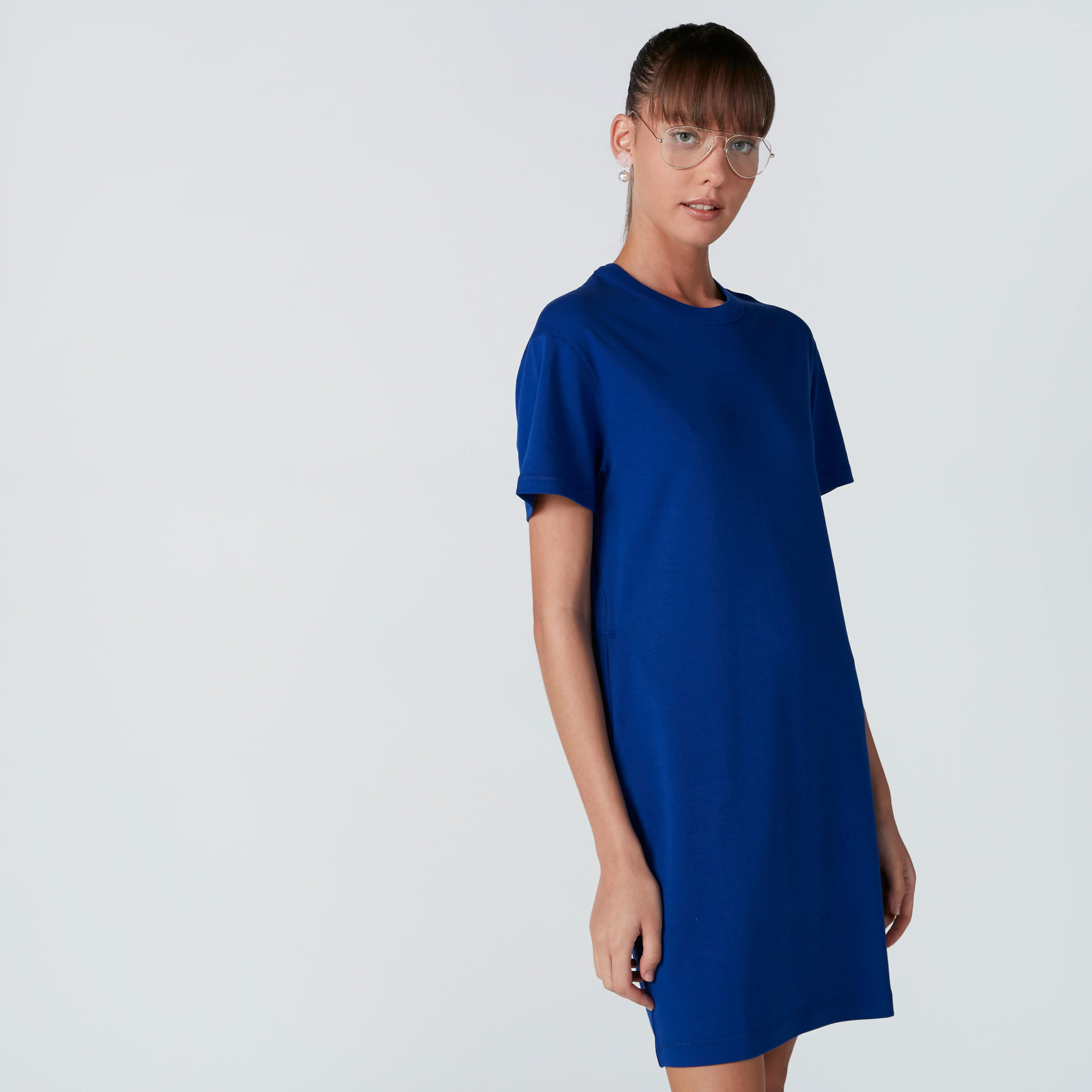 فستان بقصّة عادية وياقة مستديرة وأكمام قصيرة-women-clothing-dresses-image-1