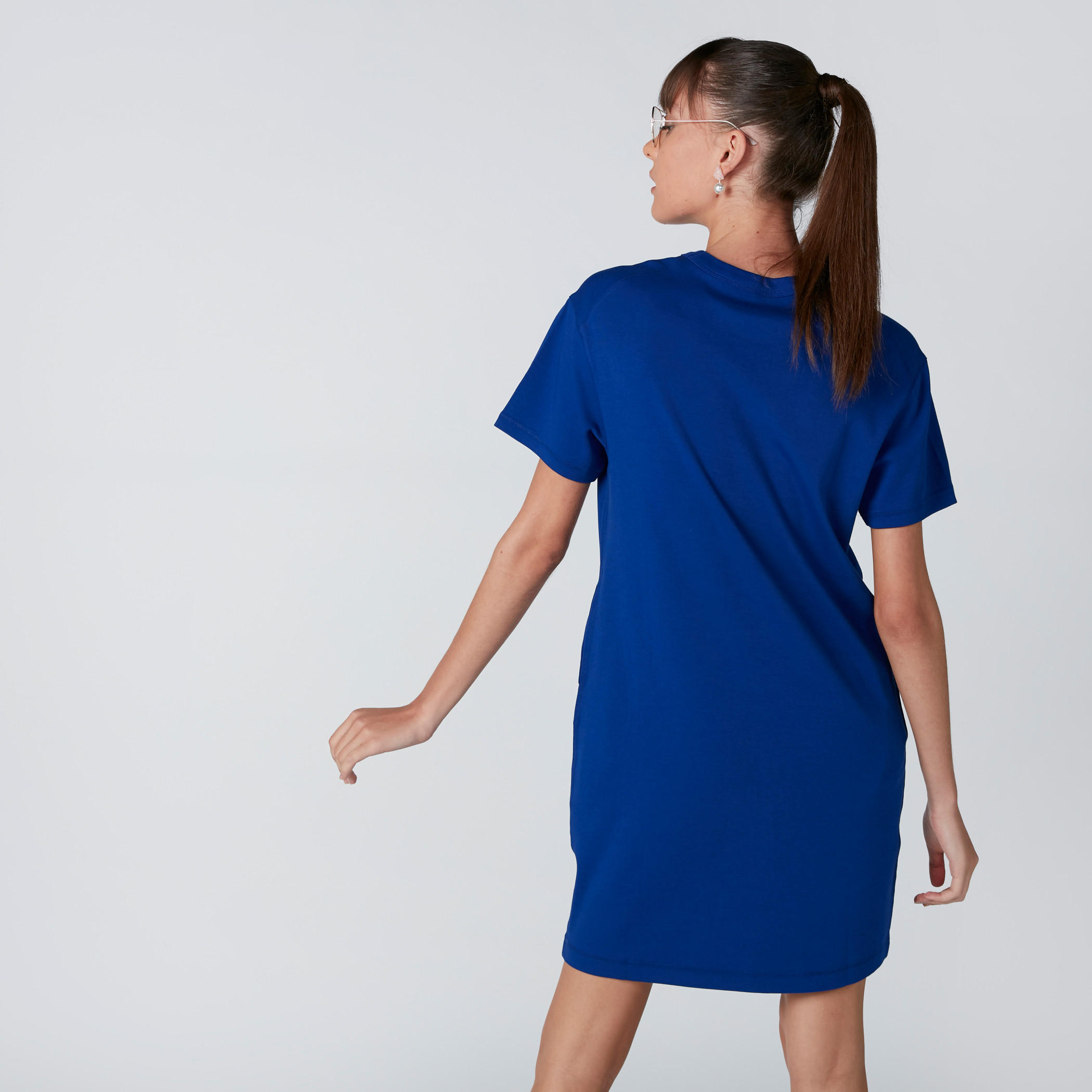 فستان بقصّة عادية وياقة مستديرة وأكمام قصيرة-women-clothing-dresses-image-2