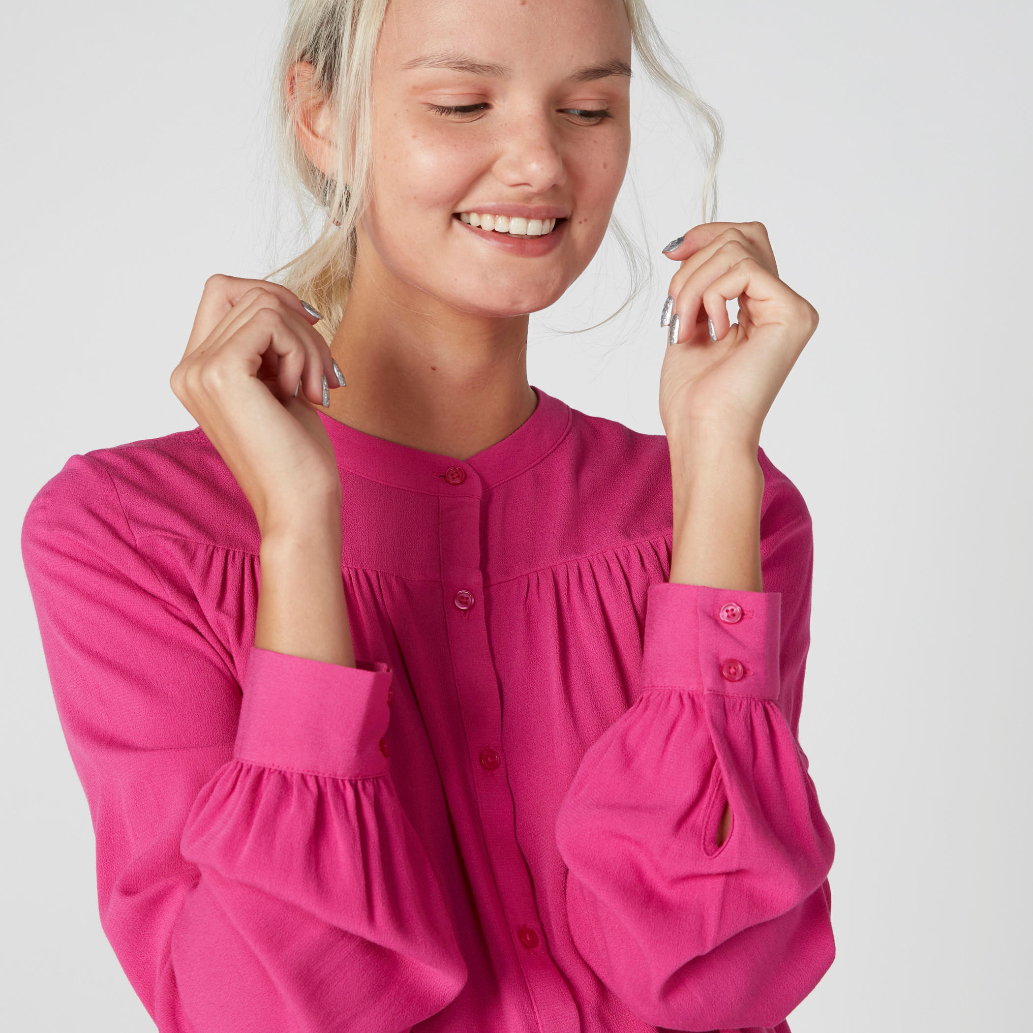بلوزة بأكمام طويلة وأزرار-women-clothing-shirtsandblouses-blouses-image-2