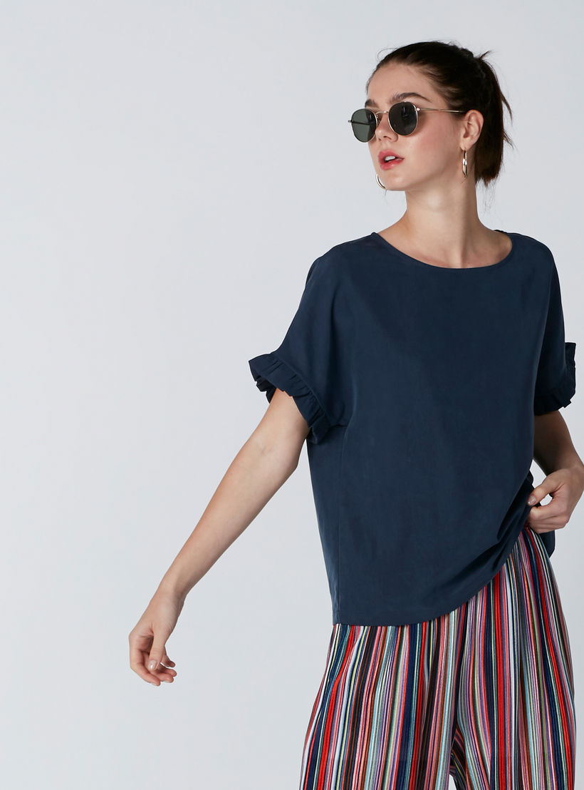 بلوزة بوكسي بياقة مستديرة وأكمام قصيرة وتفاصيل كشكش-women-clothing-shirtsandblouses-blouses-image-1