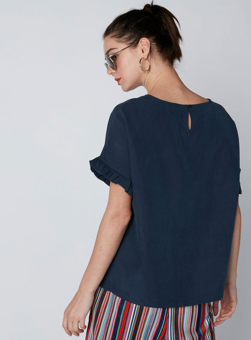 بلوزة بوكسي بياقة مستديرة وأكمام قصيرة وتفاصيل كشكش-women-clothing-shirtsandblouses-blouses-image-2