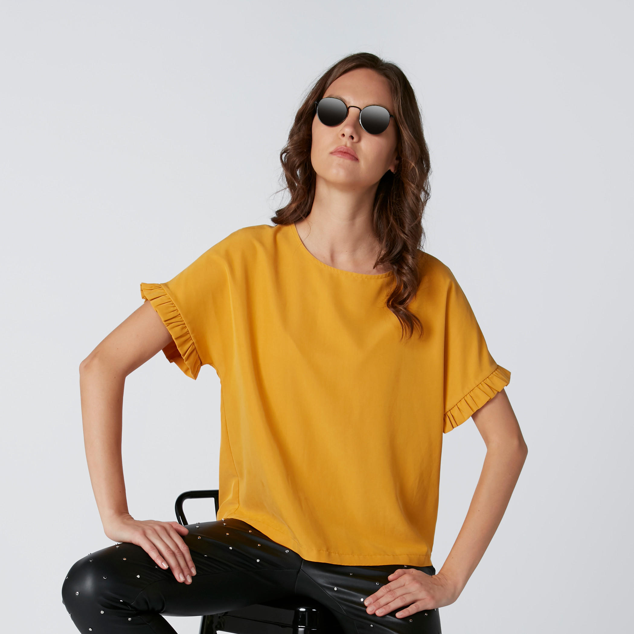 بلوزة بياقة مستديرة وأكمام طويلة وتفاصيل مثنية-women-clothing-shirtsandblouses-blouses-image-3