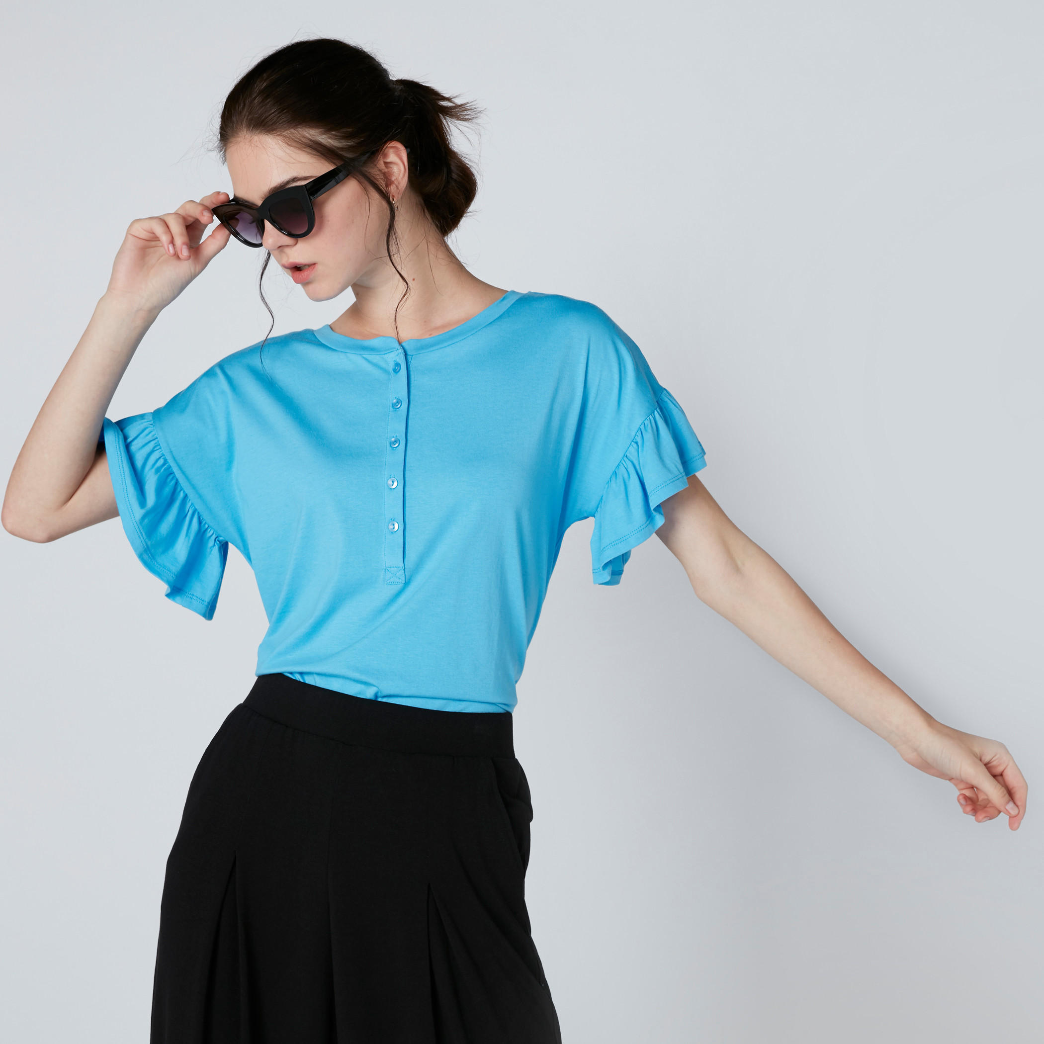 بلوزة بياقة هينلي وأكمام واسعة-women-clothing-shirtsandblouses-blouses-image-1