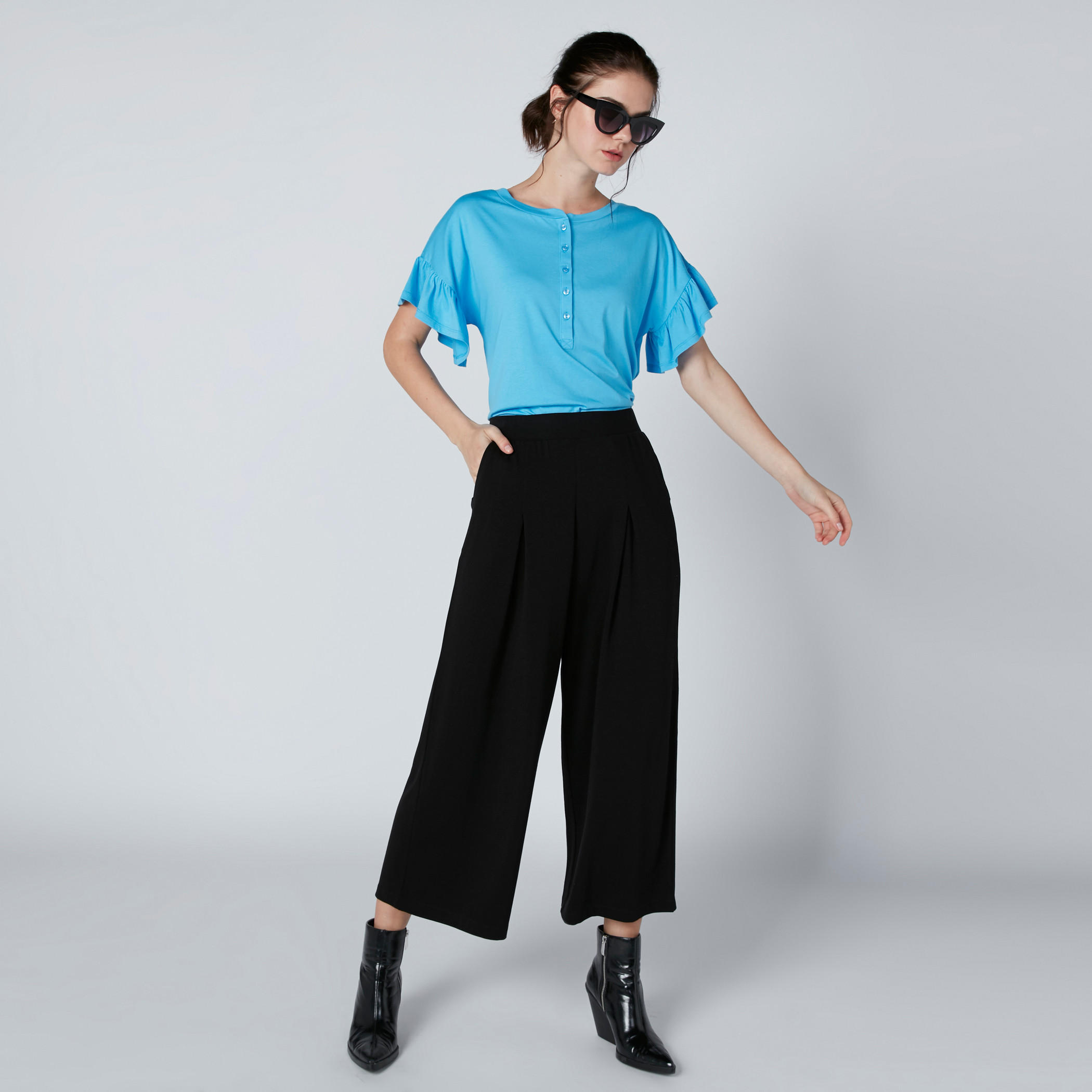 بلوزة بياقة هينلي وأكمام واسعة-women-clothing-shirtsandblouses-blouses-image-4