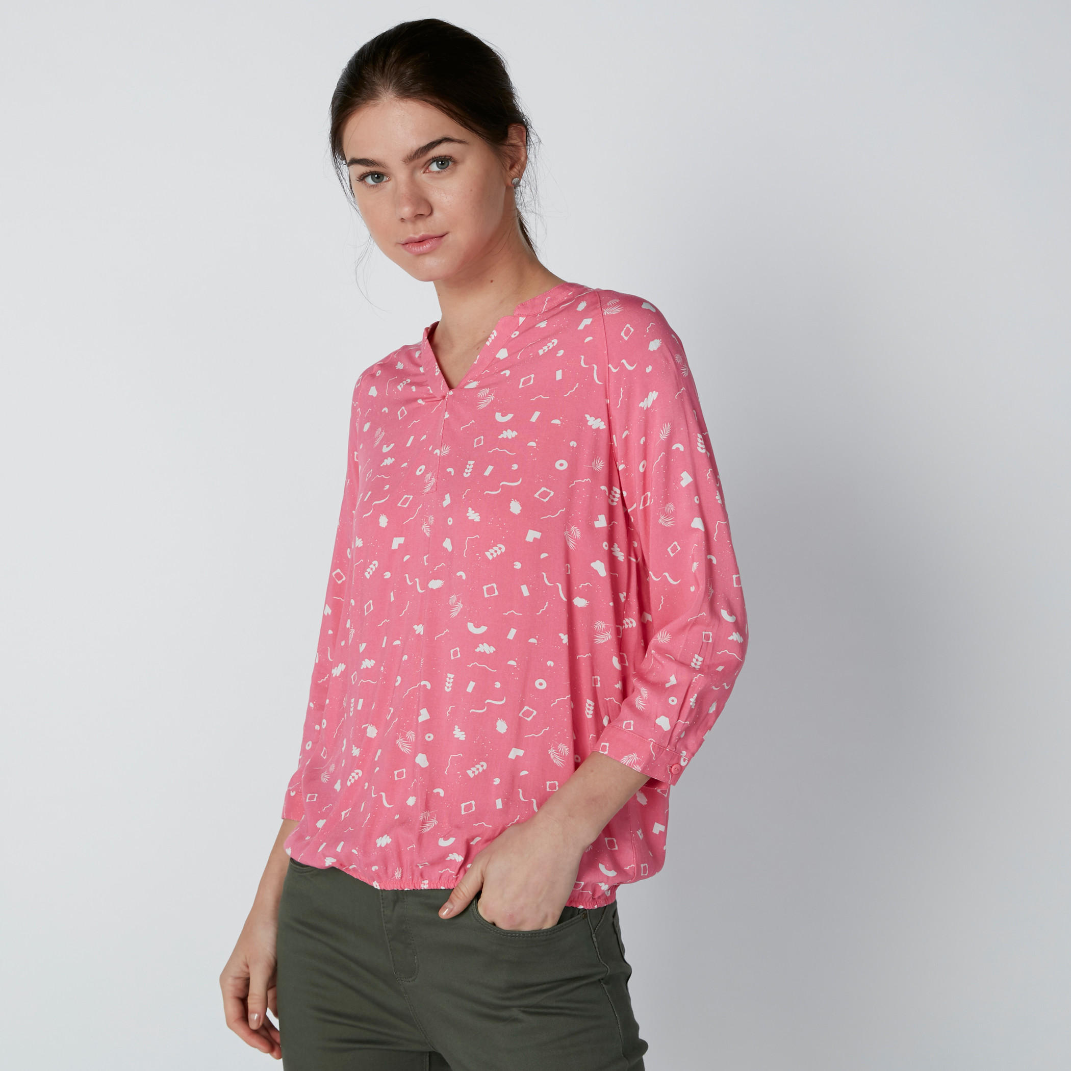 بلوزة بياقة V وأكمام 3/4 وطبعات-women-clothing-shirtsandblouses-blouses-image-3