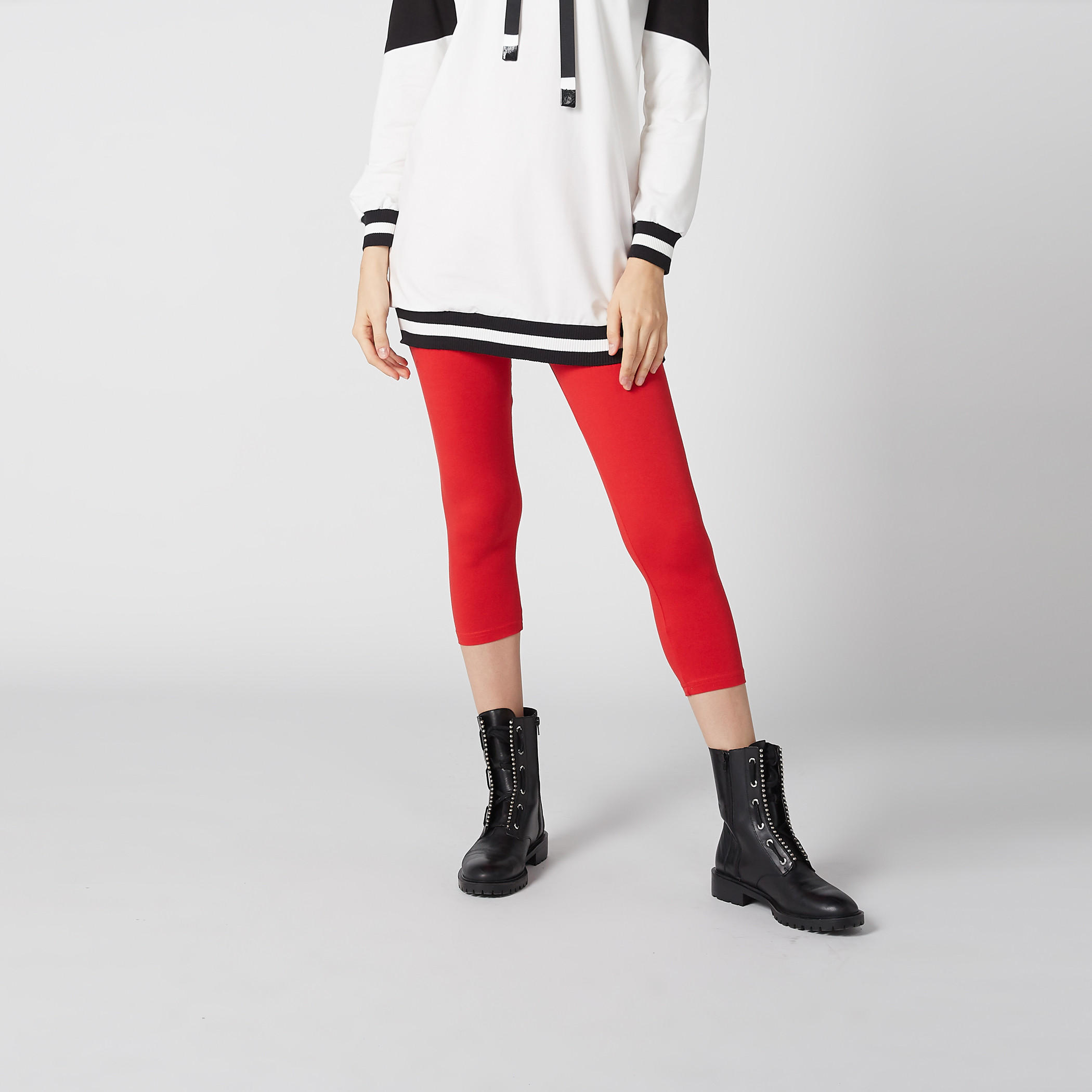 بنطال ليقنز قصير بخصر مطاطي-women-clothing-bottoms-leggings-image-1