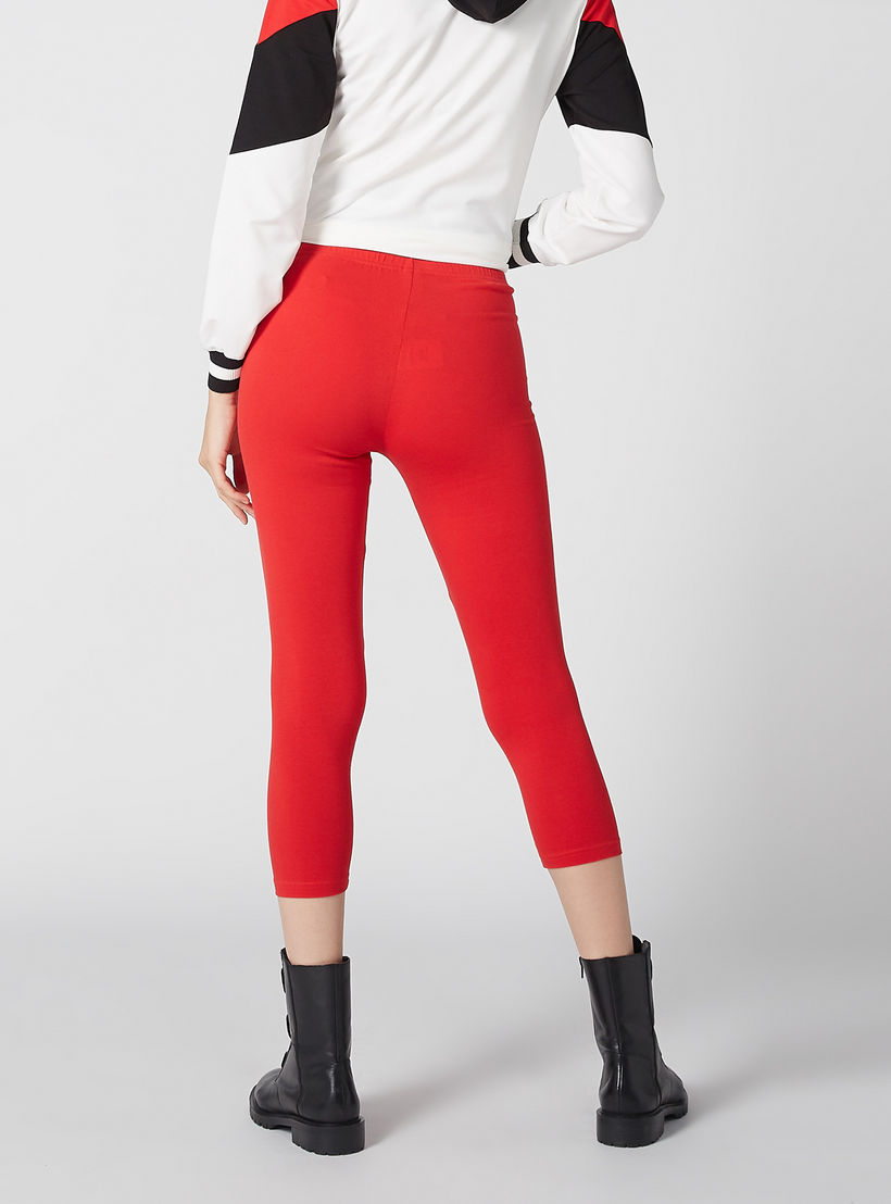 بنطال ليقنز قصير بخصر مطاطي-women-clothing-bottoms-leggings-image-3