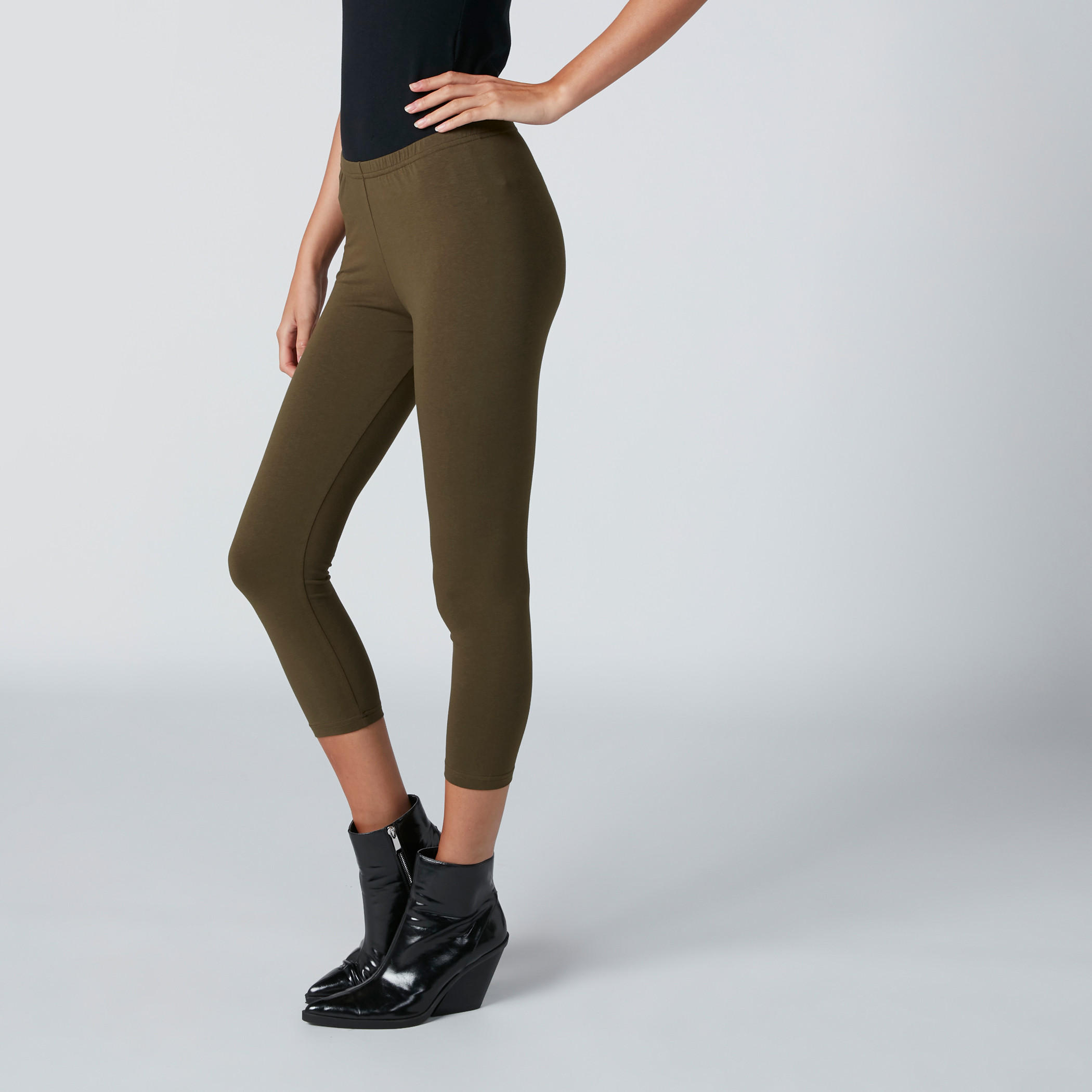 بنطال ليقنز قصير بخصر مطاطي-women-clothing-bottoms-leggings-image-3