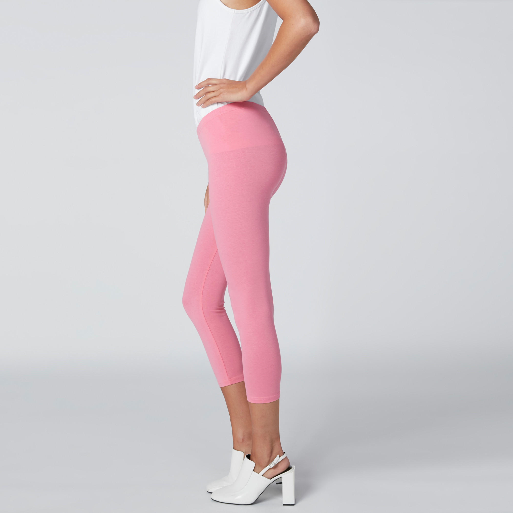 بنطال ليقنز قصير بخصر مطاطي-women-clothing-bottoms-leggings-image-3