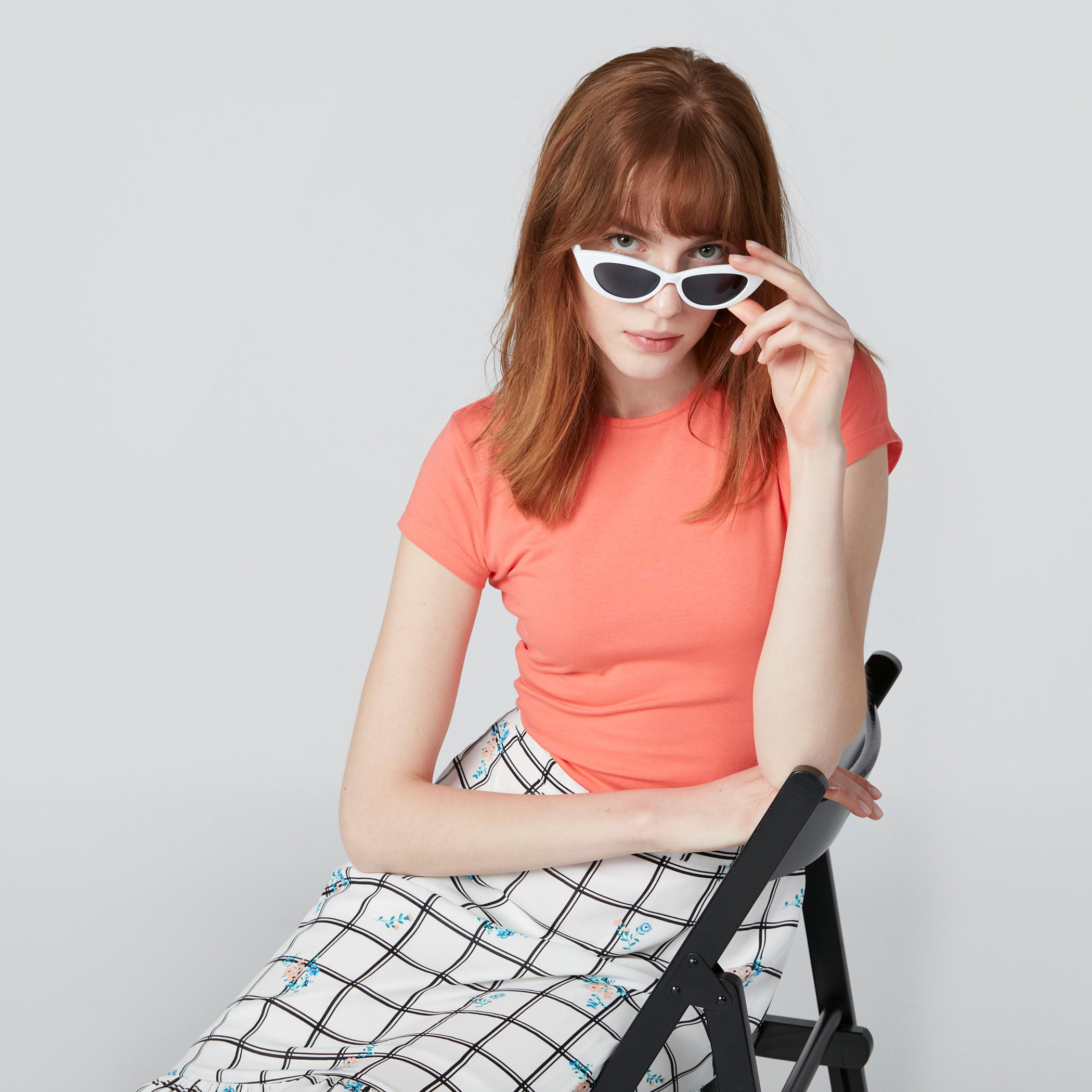 تيشيرت بياقة ضيّقة وأكمام كاب-women-clothing-tshirts-image-1